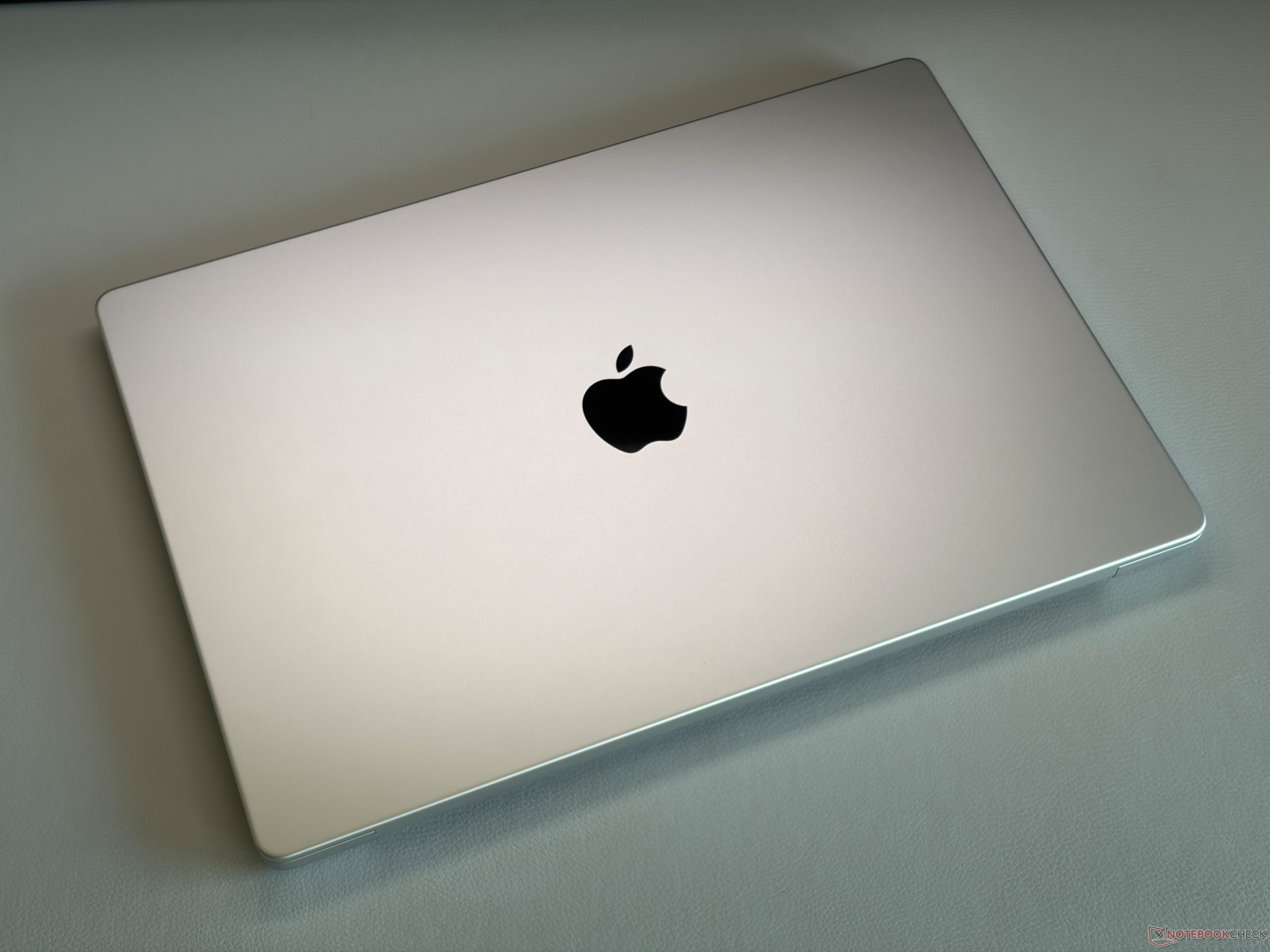 Wnioski z recenzji Apple MacBook Pro 16 2026 – wydajny procesor M5 Max, niewystarczający zasilacz
