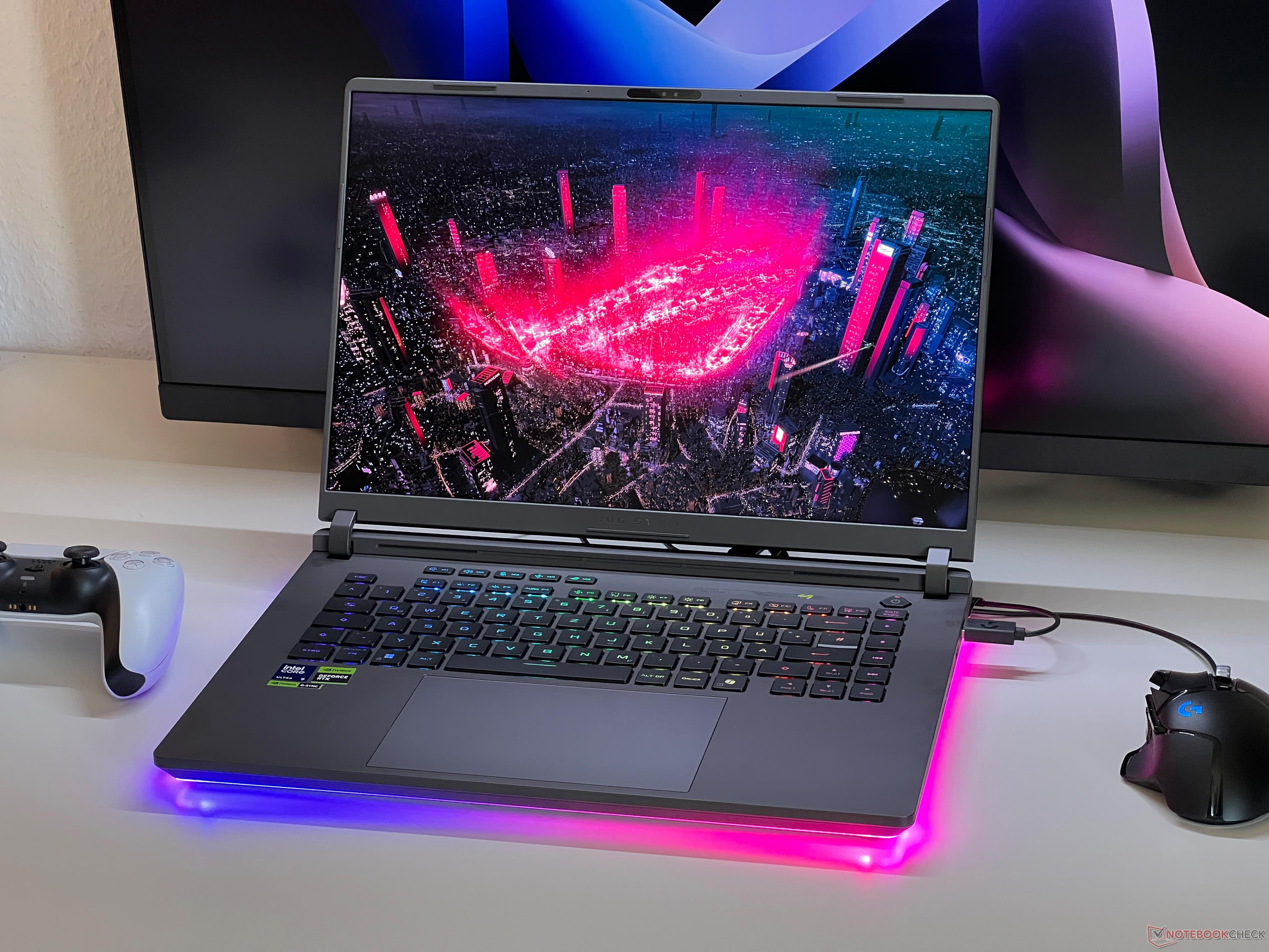 Laptop z RTX 5080 optymalny do gier w rozdzielczości WQHD - recenzja Asus ROG Strix G16 G615