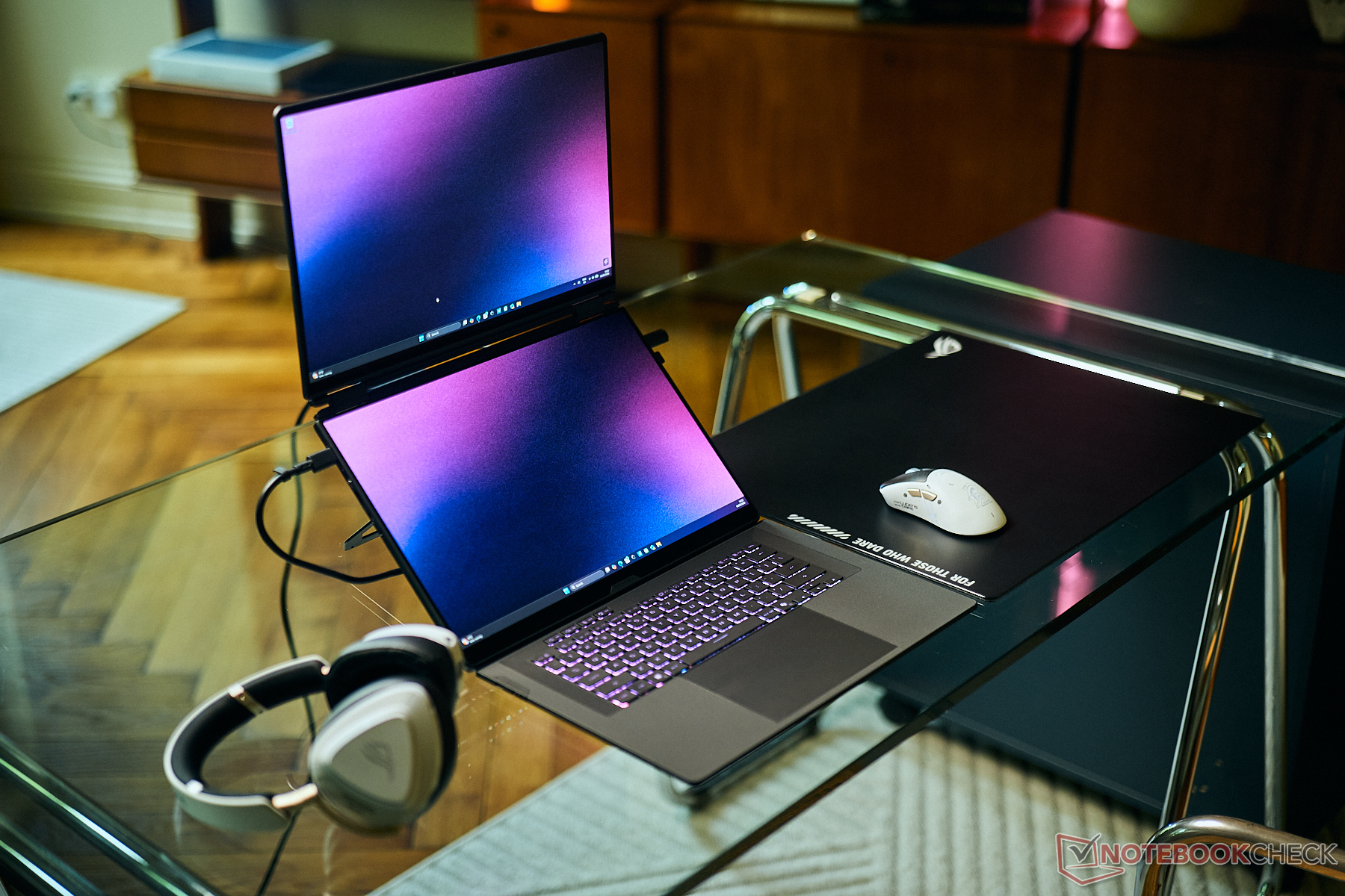Dwuekranowy gamingowy kabriolet z RTX 5090 - recenzja Asus ROG Zephyrus Duo GX651