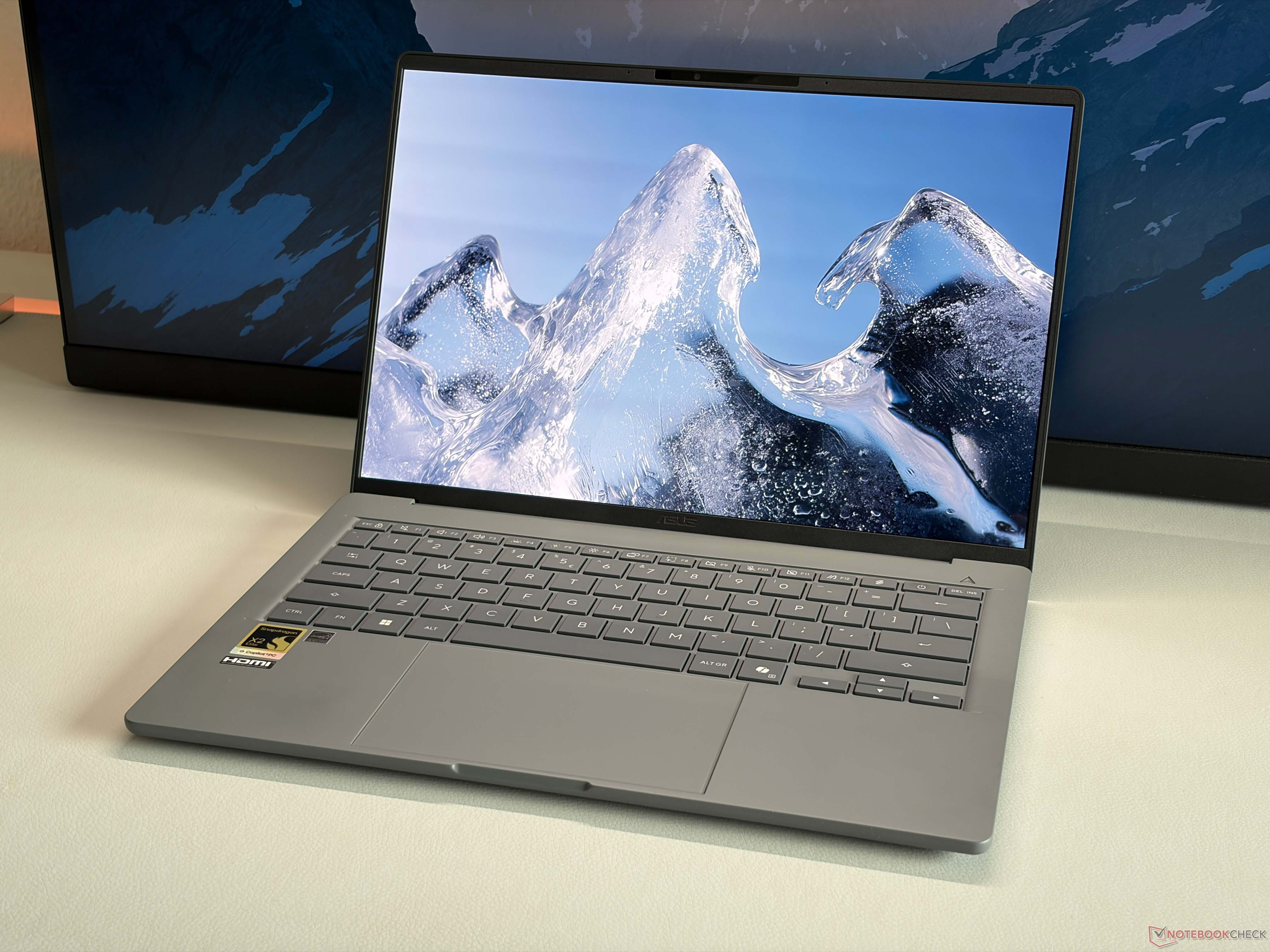 Asus Zenbook A14 napędzany przez Snapdragon X2 Elite jest idealnym mobilnym towarzyszem