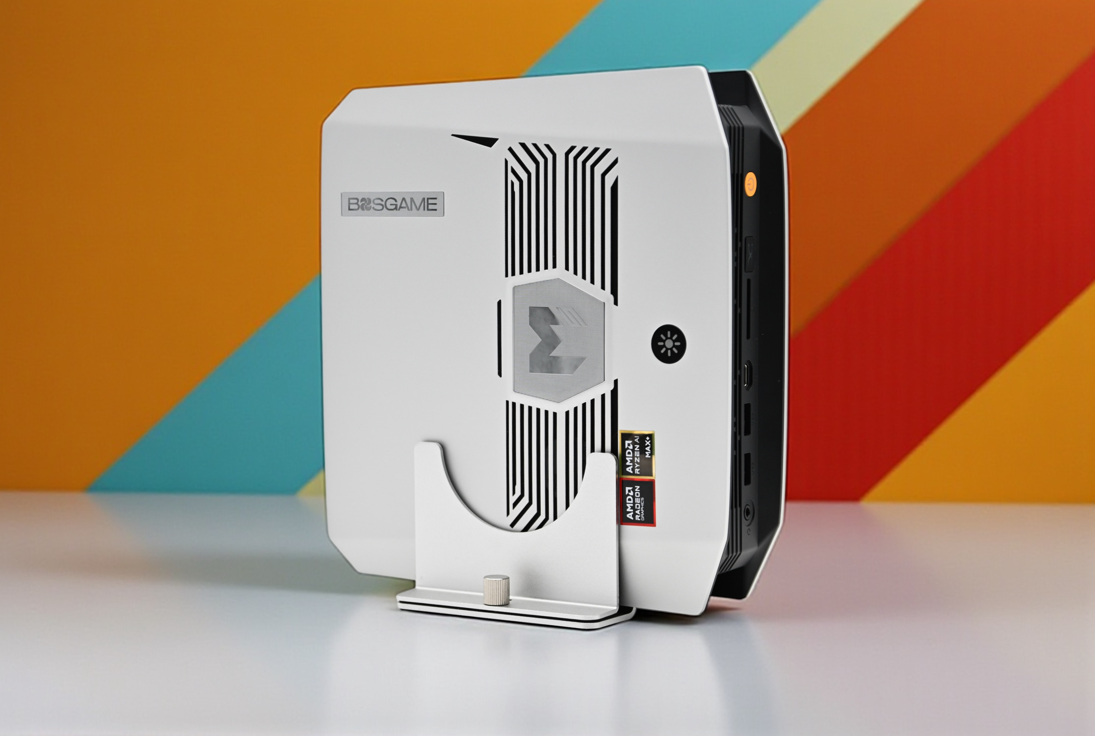 Mini PC z AMD Strix Halo i 128 GB RAM - AMD Ryzen AI Max+ 395 i AMD Radeon 8060S imponują w Bosgame M5