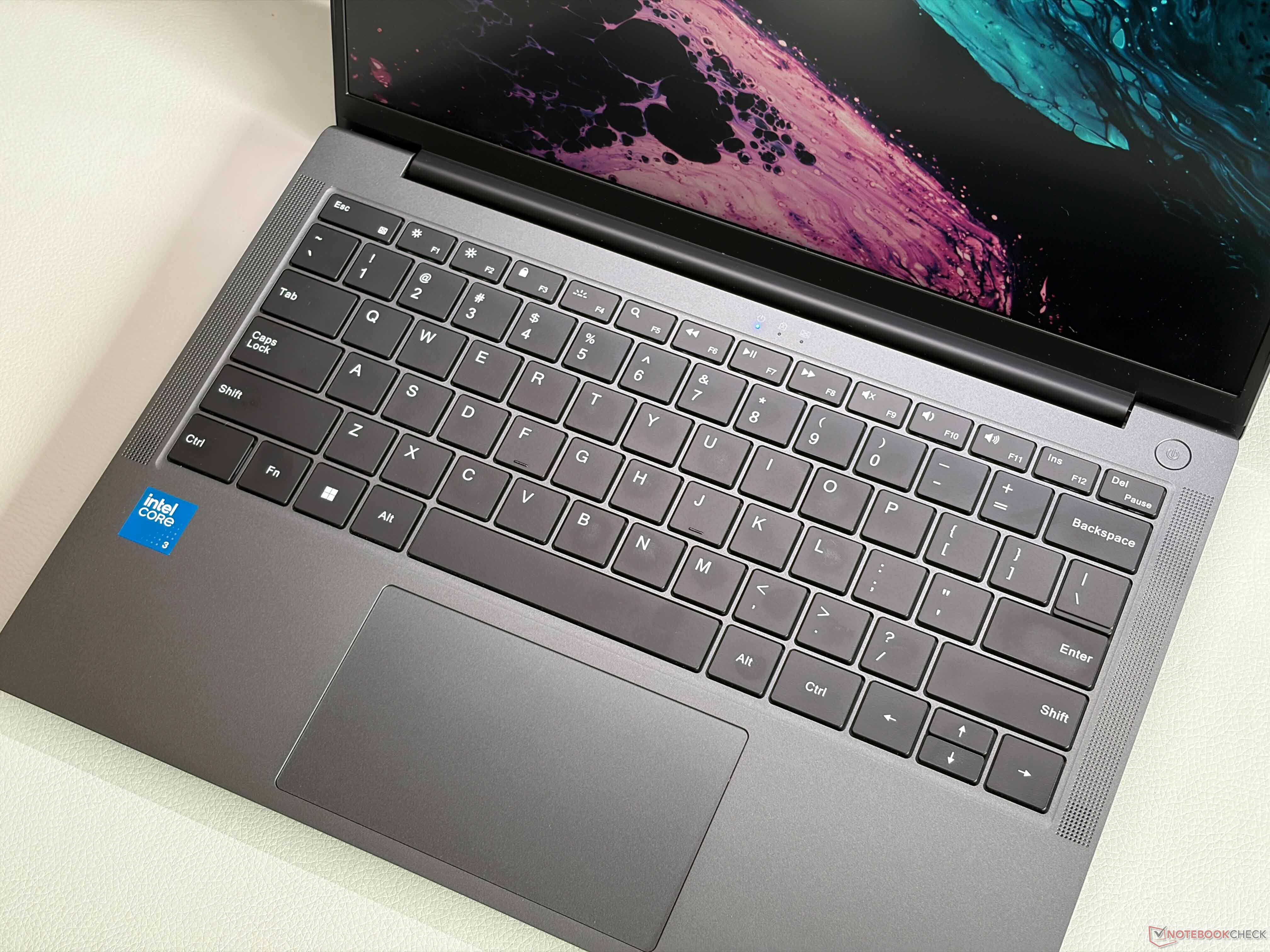 Obecnie w recenzji: 14-calowy laptop z procesorem Intel Wildcat za 449 dolarów