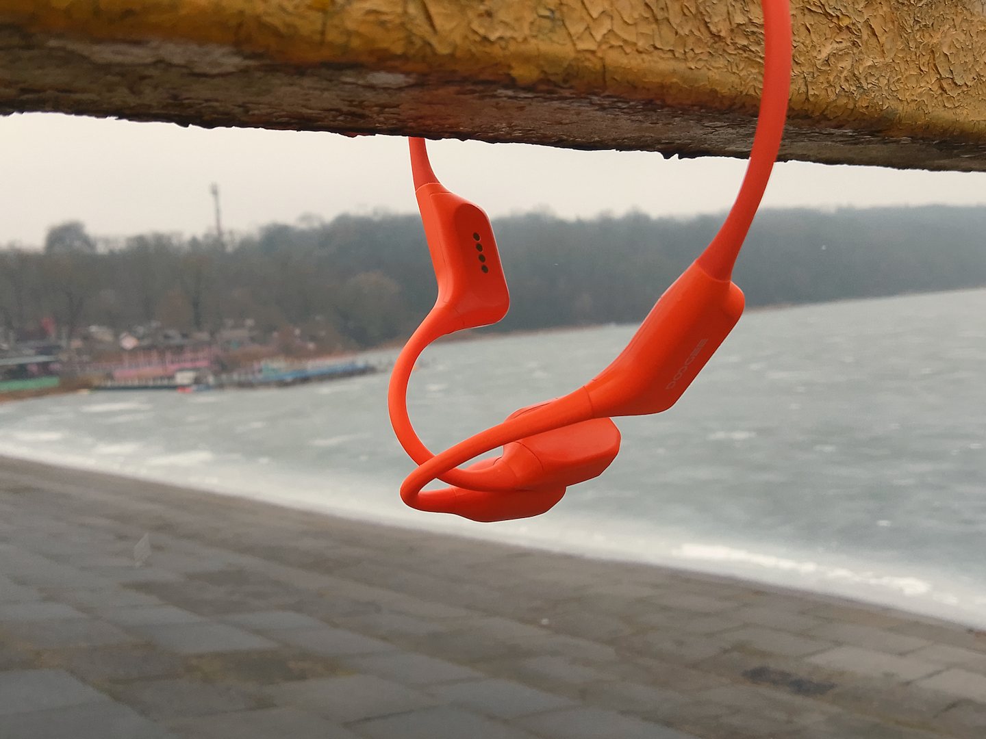 Doogee BoneAir Swim w praktyce: Stan przewodzenia dźwięku przez kości w 2026 roku