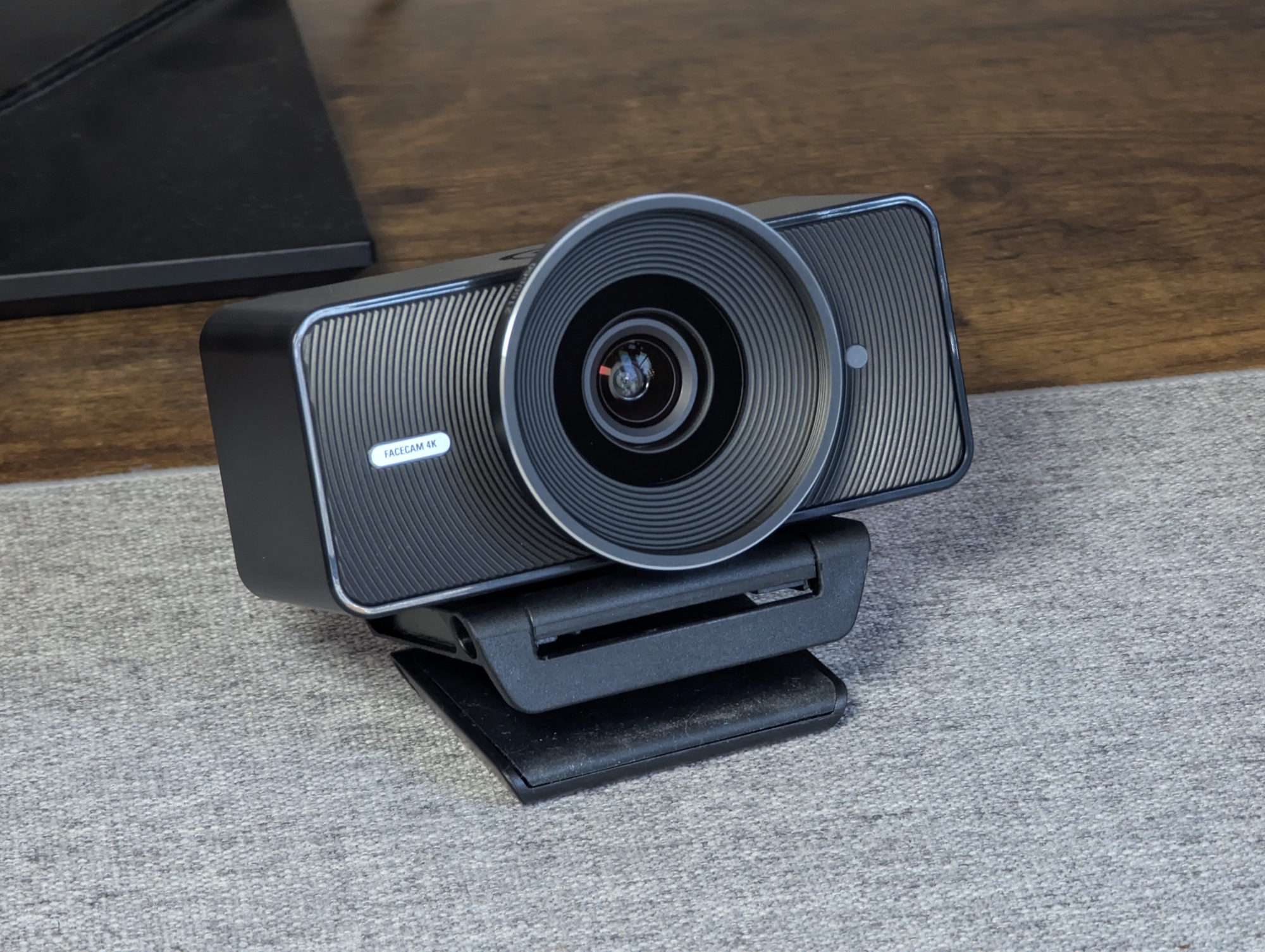 Aktualizacja do streamowania? Recenzja Elgato Facecam 4K z czujnikiem Sony Starvis 2 i obsługą filtrów
