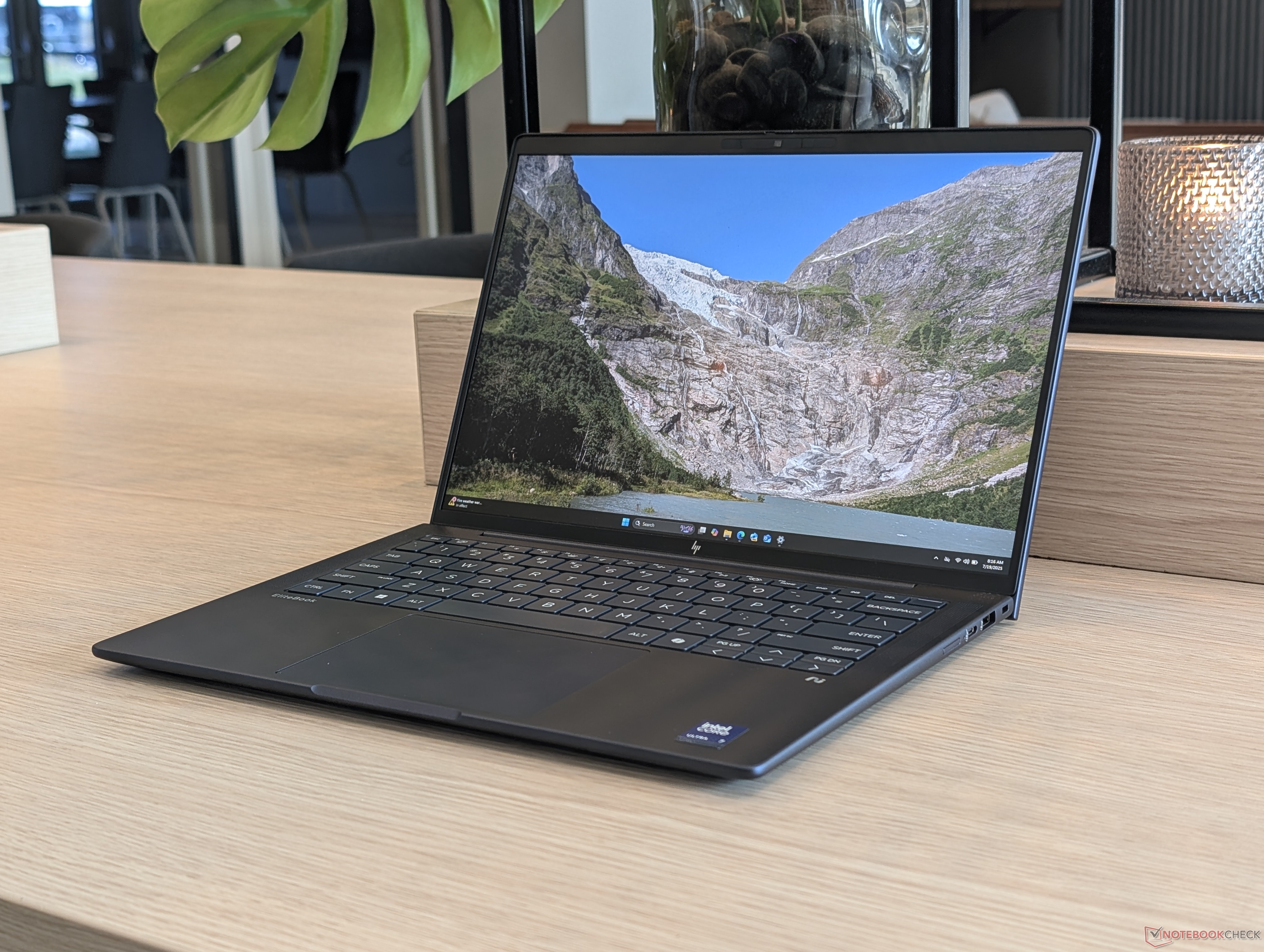 Recenzja laptopa HP EliteBook X G1i 14 AI: Podstawowe funkcje opakowane w pakiet dla kadry kierowniczej