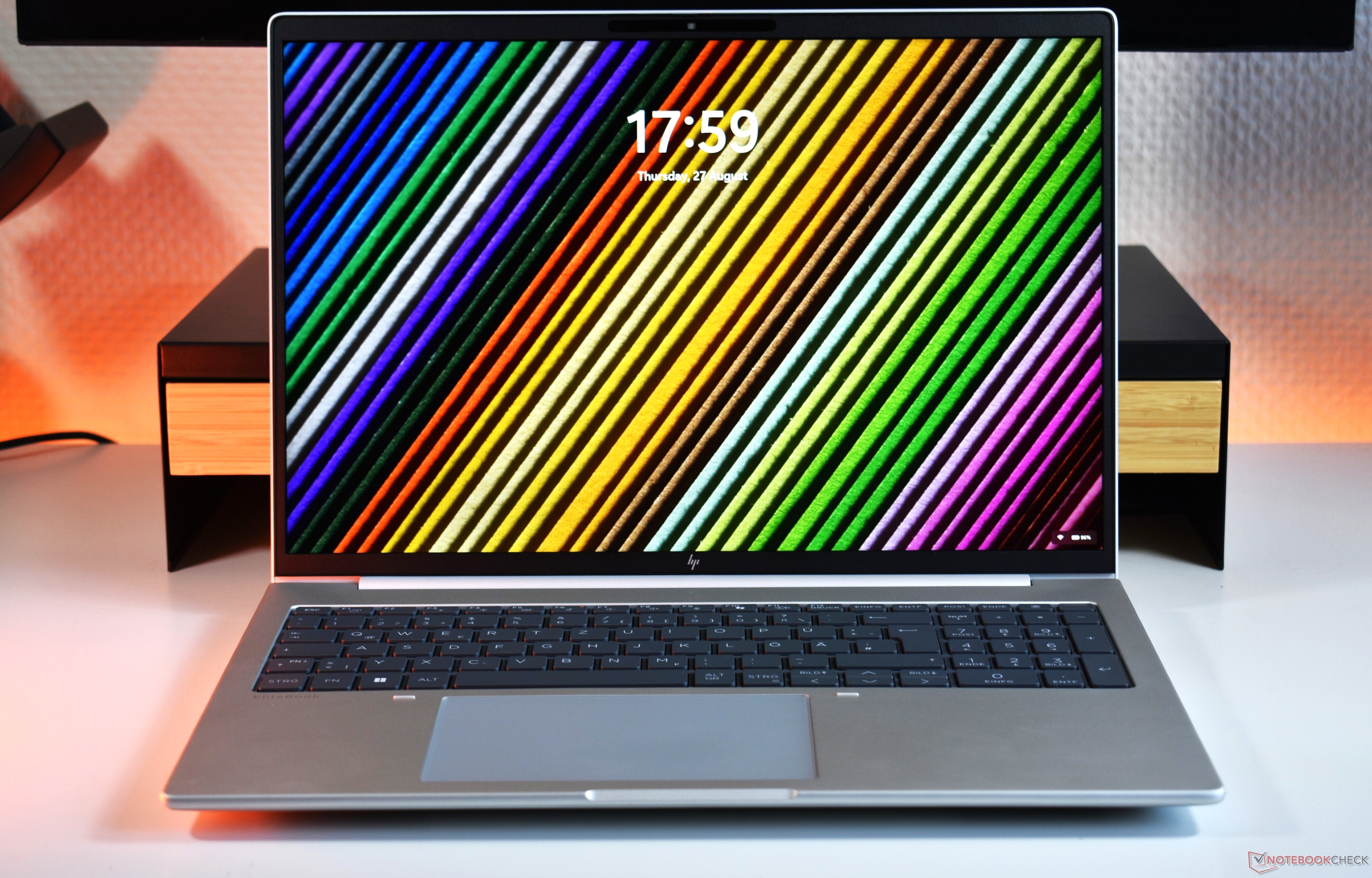 Niezawodny komputer o wydajności bez ograniczeń, wyposażony w 32 GB pamięci RAM i zapewniający 19 godzin pracy na baterii: recenzja laptopa HP EliteBook 8 G2a 16