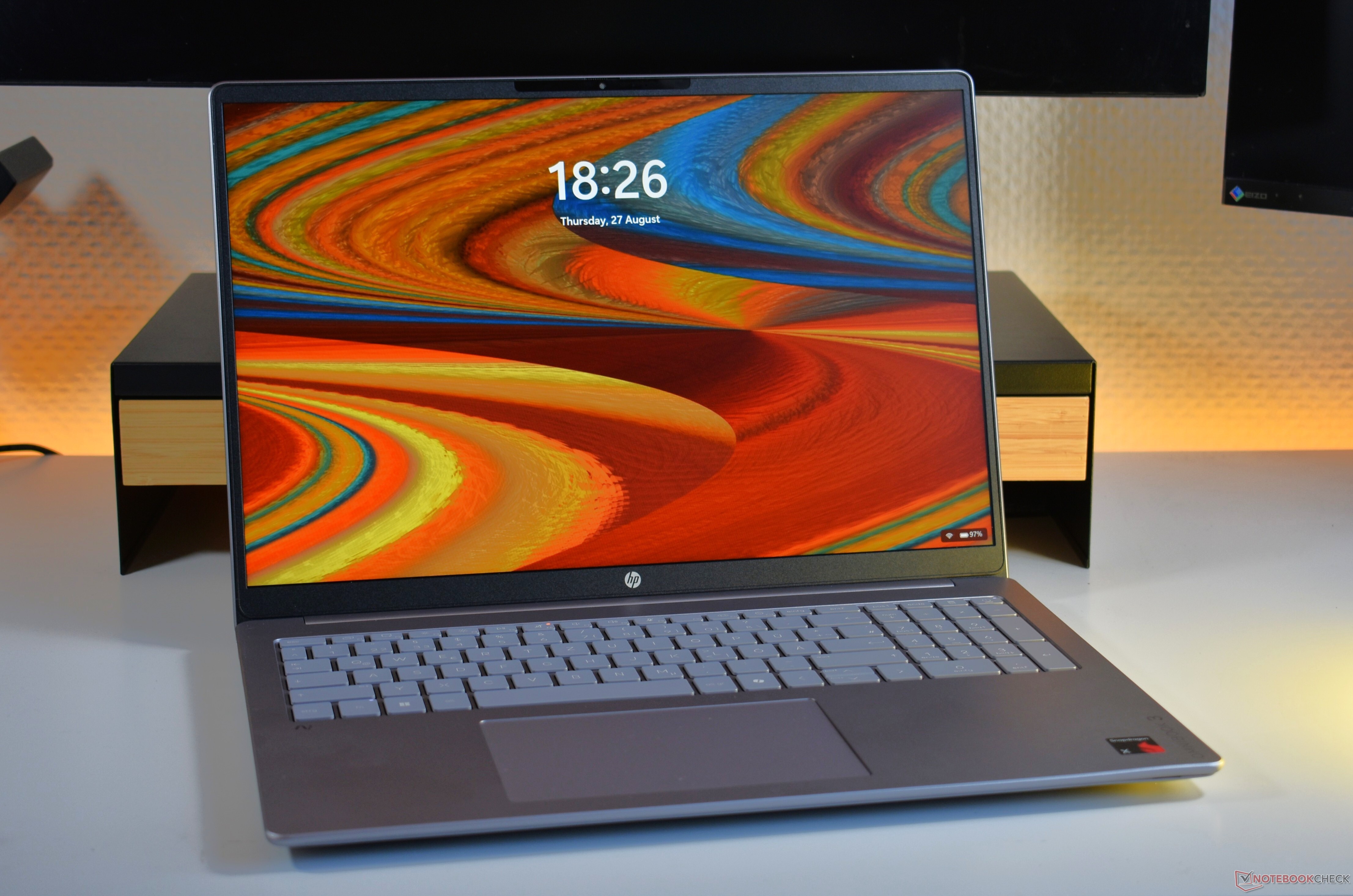 To nowy laptop, na który przez cały czas możesz sobie pozwolić: recenzja HP OmniBook 3 16