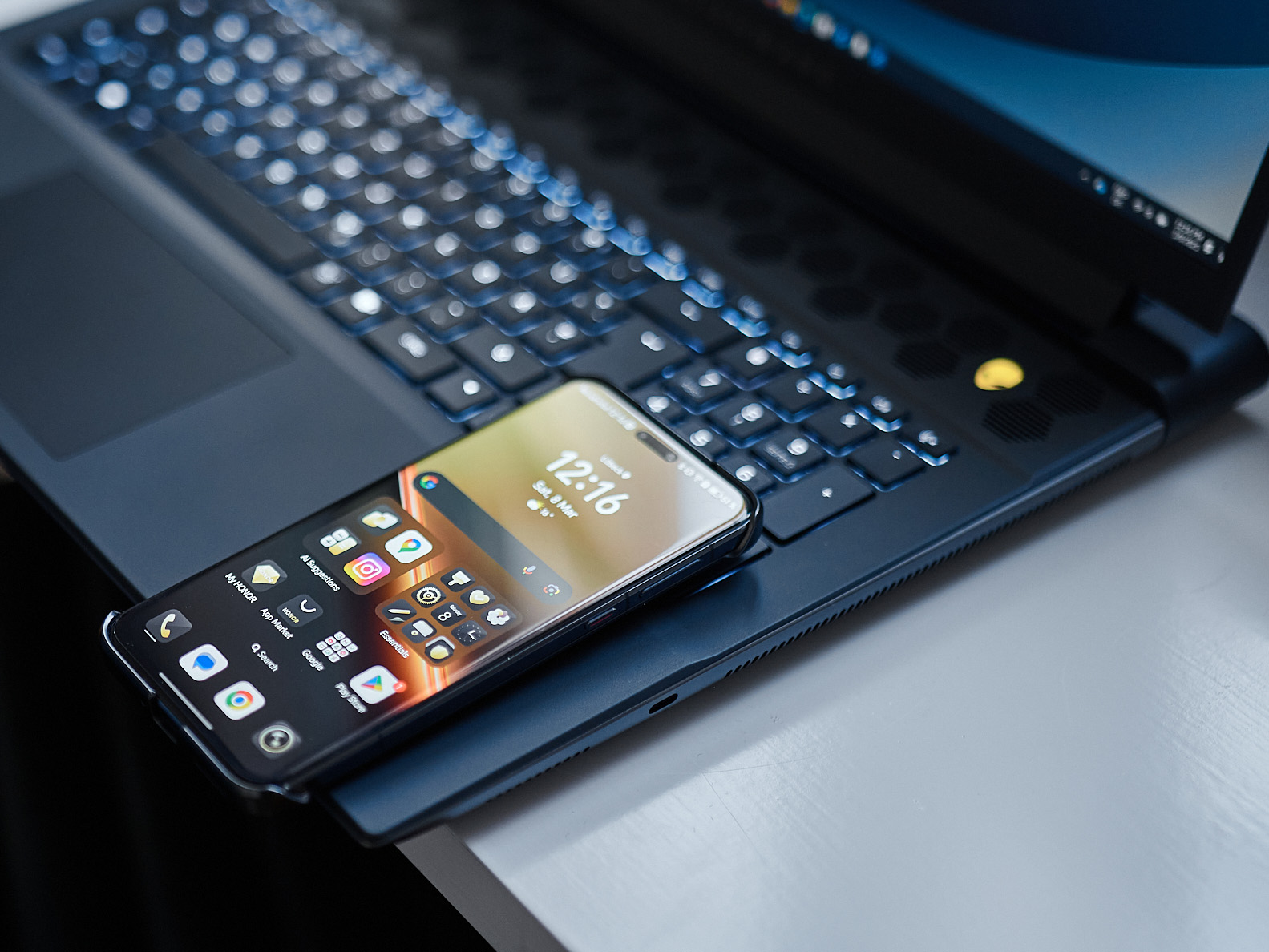 Smartfon z designem Porsche i ulepszoną technologią - Honor Recenzja Magic7 RSR