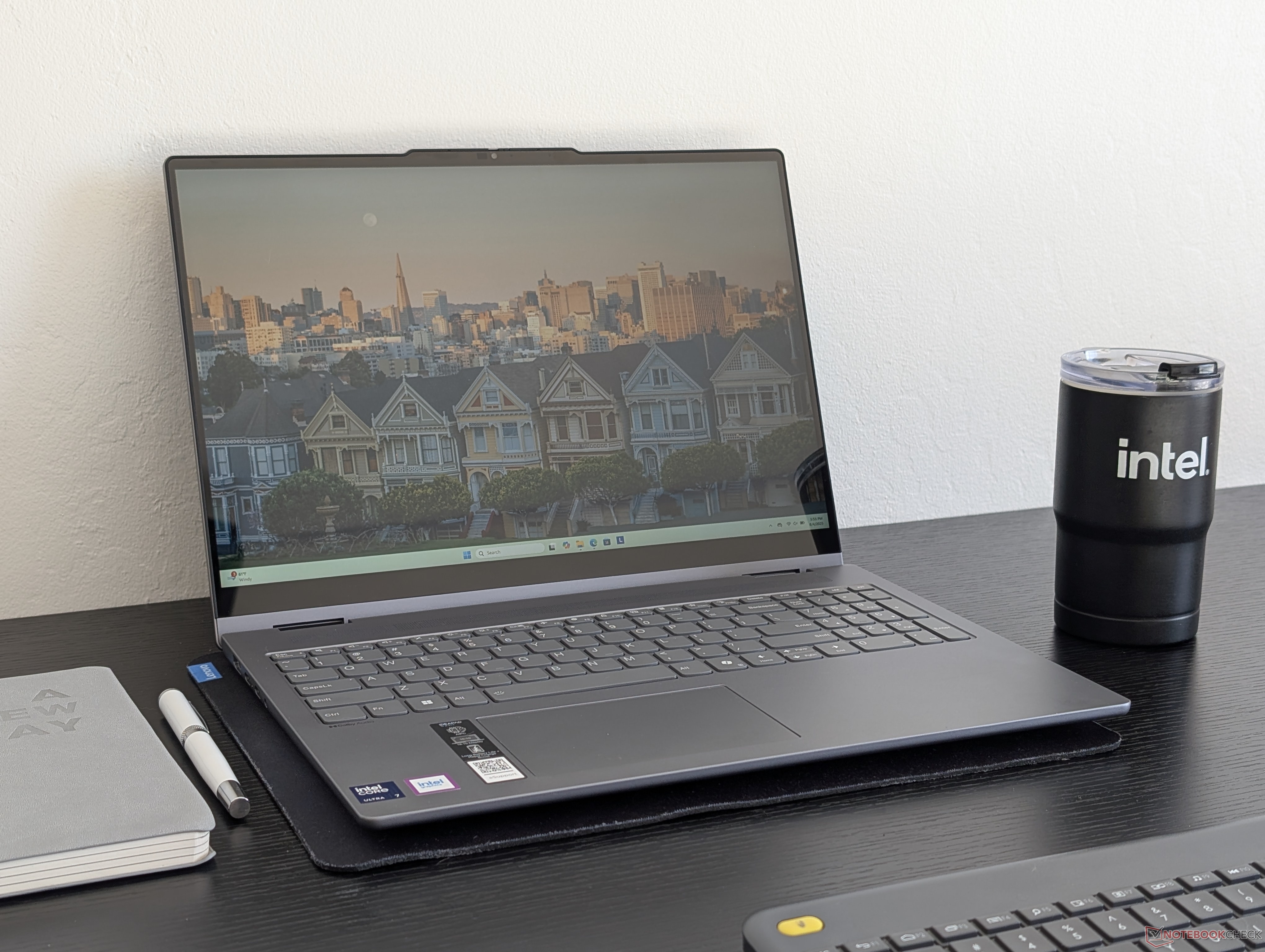 Recenzja Lenovo IdeaPad 5 2 w 1 16IAL10: Kabriolet z dużym ekranem i procesorem Intel Arrow Lake