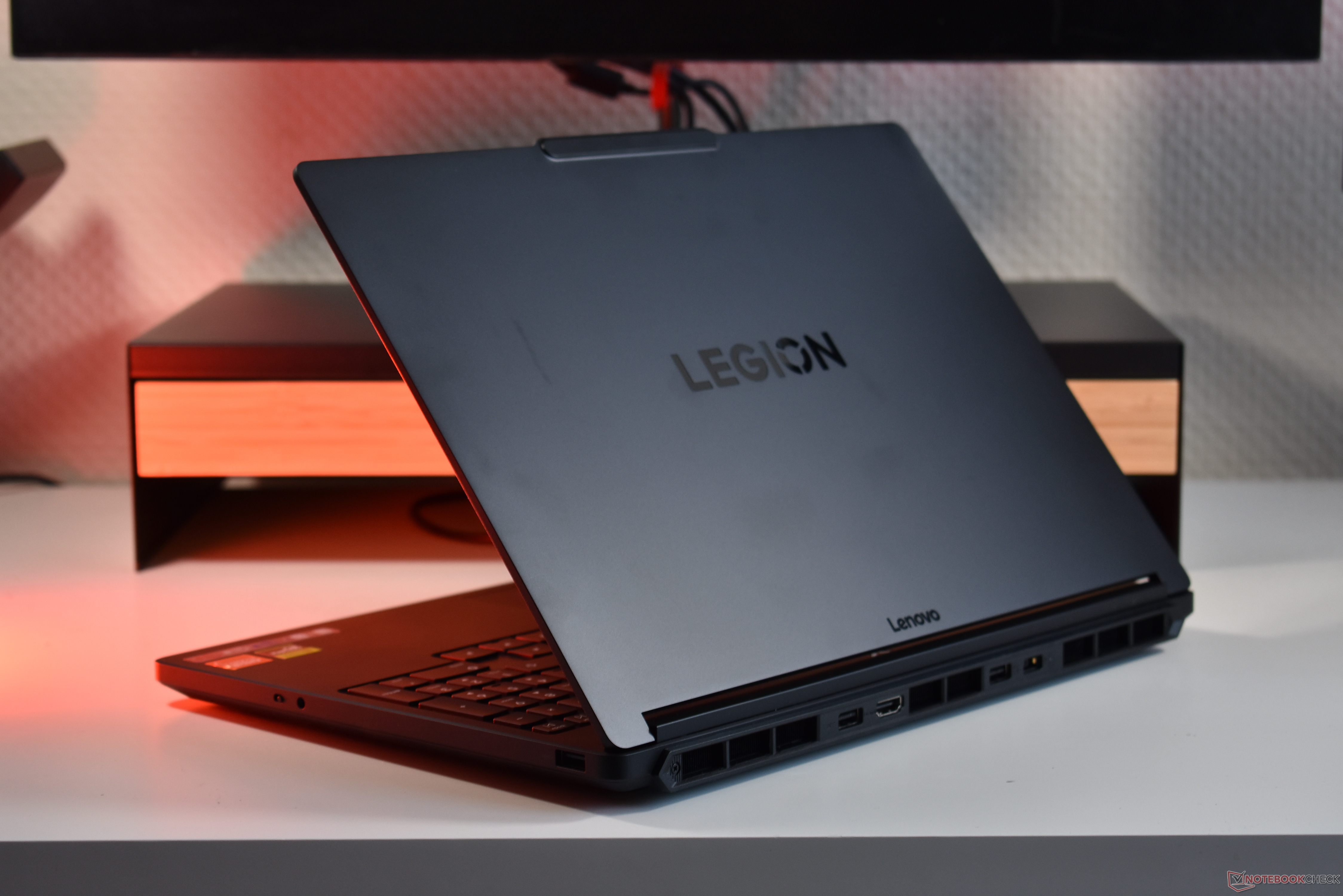 Lenovo Legion 5 czy LOQ: Który laptop gamingowy z procesorem AMD jest lepszy?