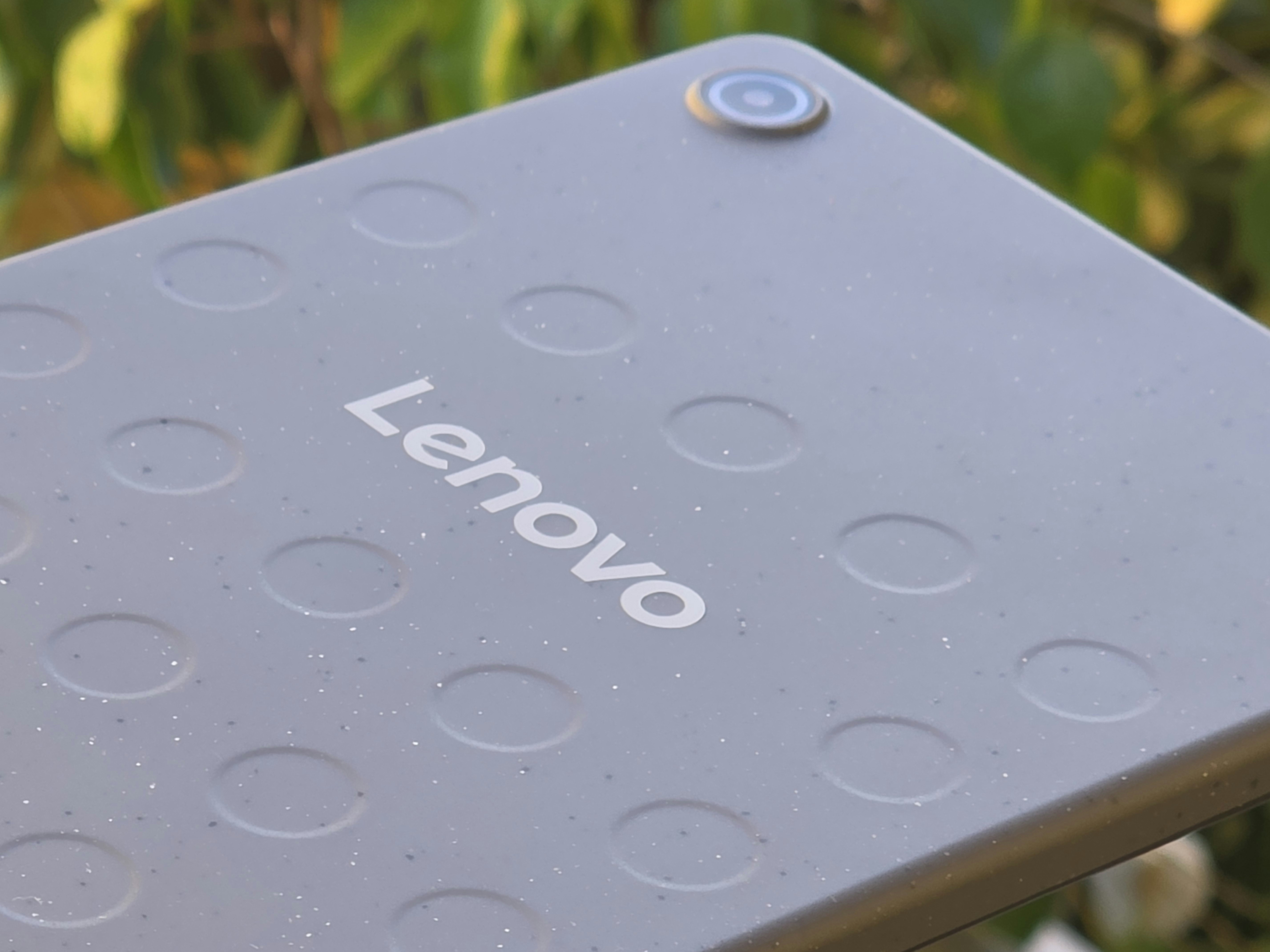 Lenovo Tab One: tablet za 100 dolarów wykonany z plastiku pochodzącego z recyklingu, o którym mało kto wie