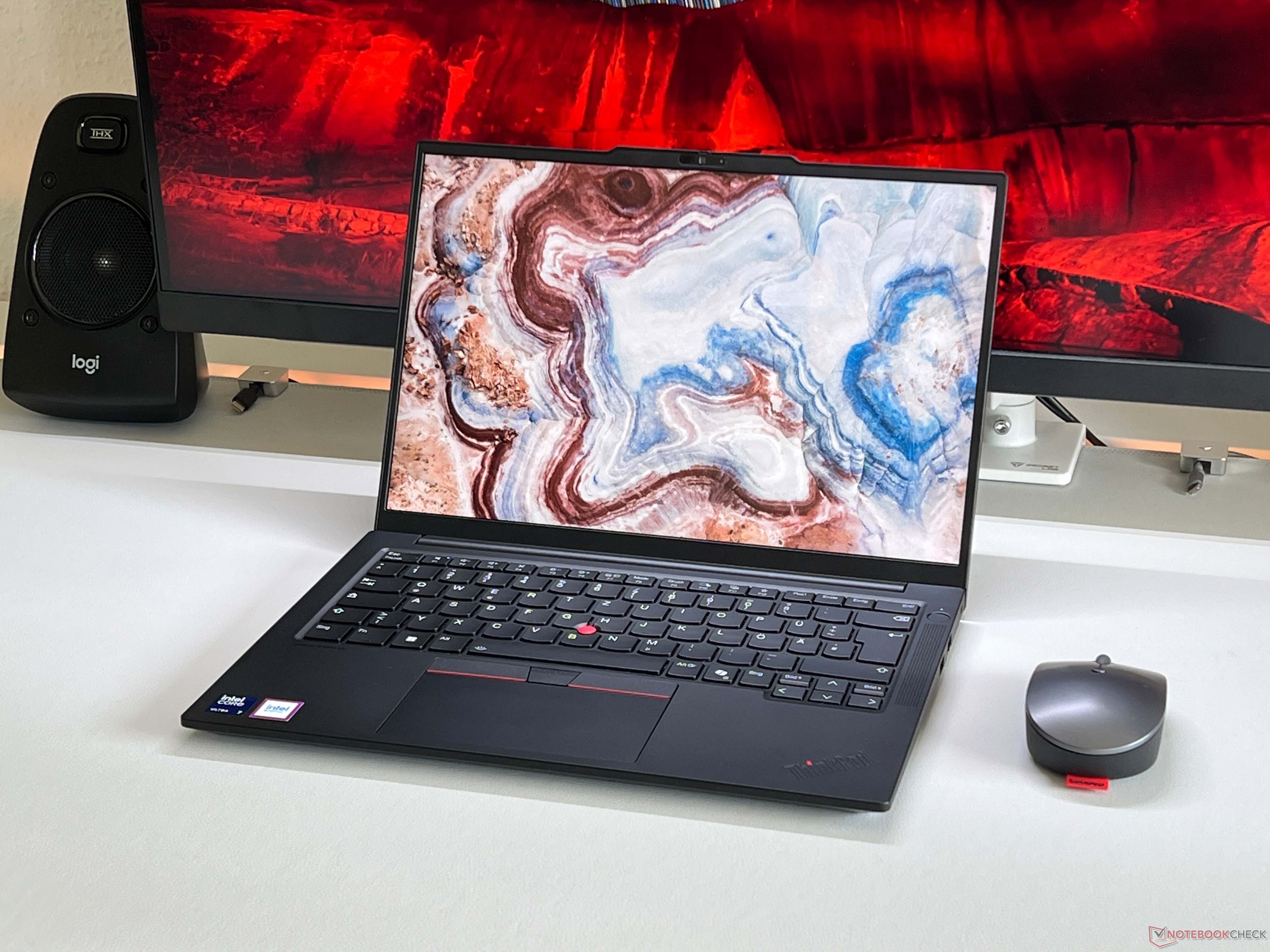 Recenzja Lenovo ThinkPad E14 G7 - niedrogi laptop biurowy wyróżnia się na tle konkurencji wyświetlaczem 120 Hz