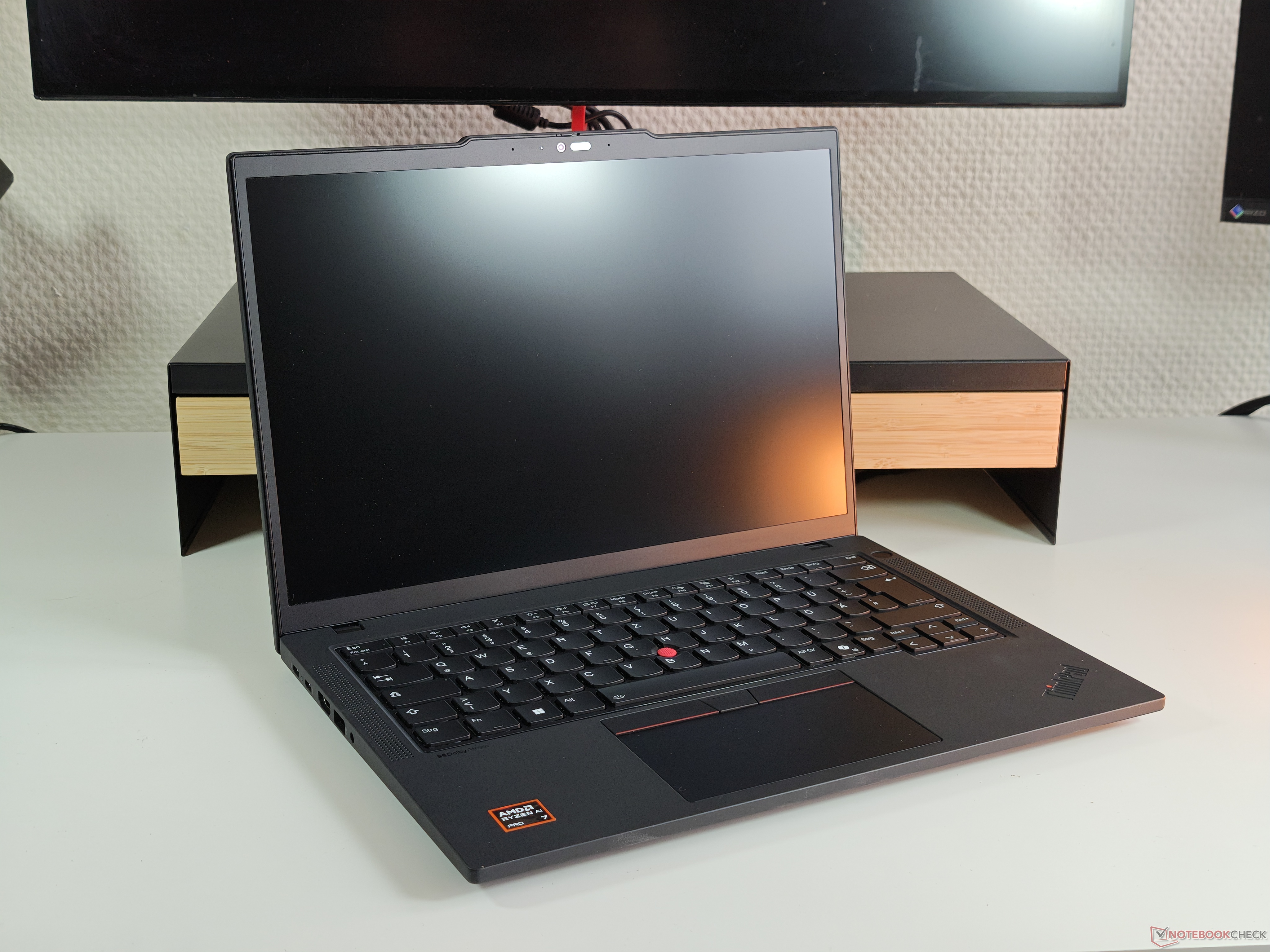 Lenovo ThinkPad T14 AMD vs. Intel: Wyjaśnienie różnic