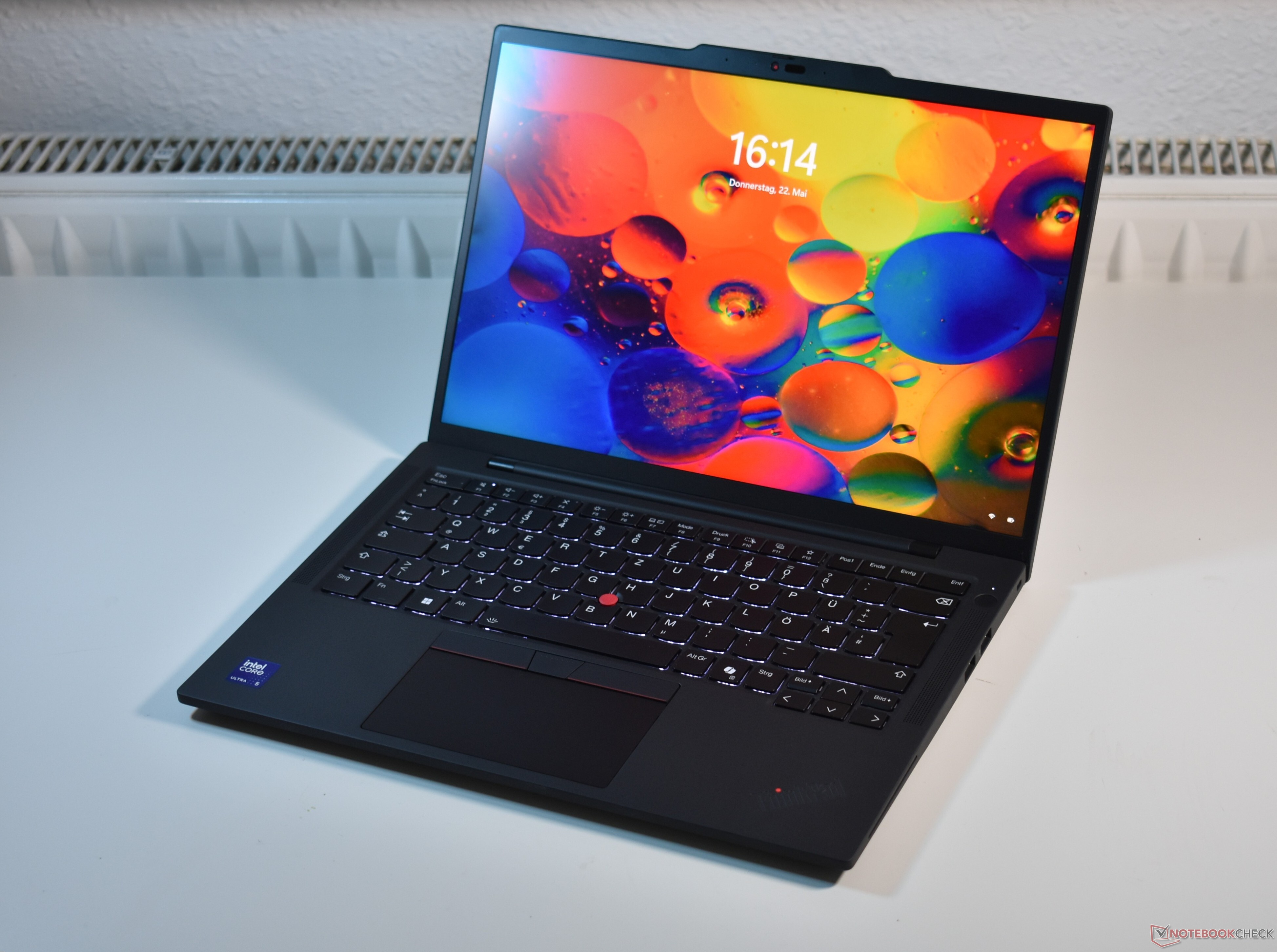 Imperium Intela powraca z 21-godzinnym czasem pracy na baterii: Recenzja laptopa Lenovo ThinkPad T14s Gen 6