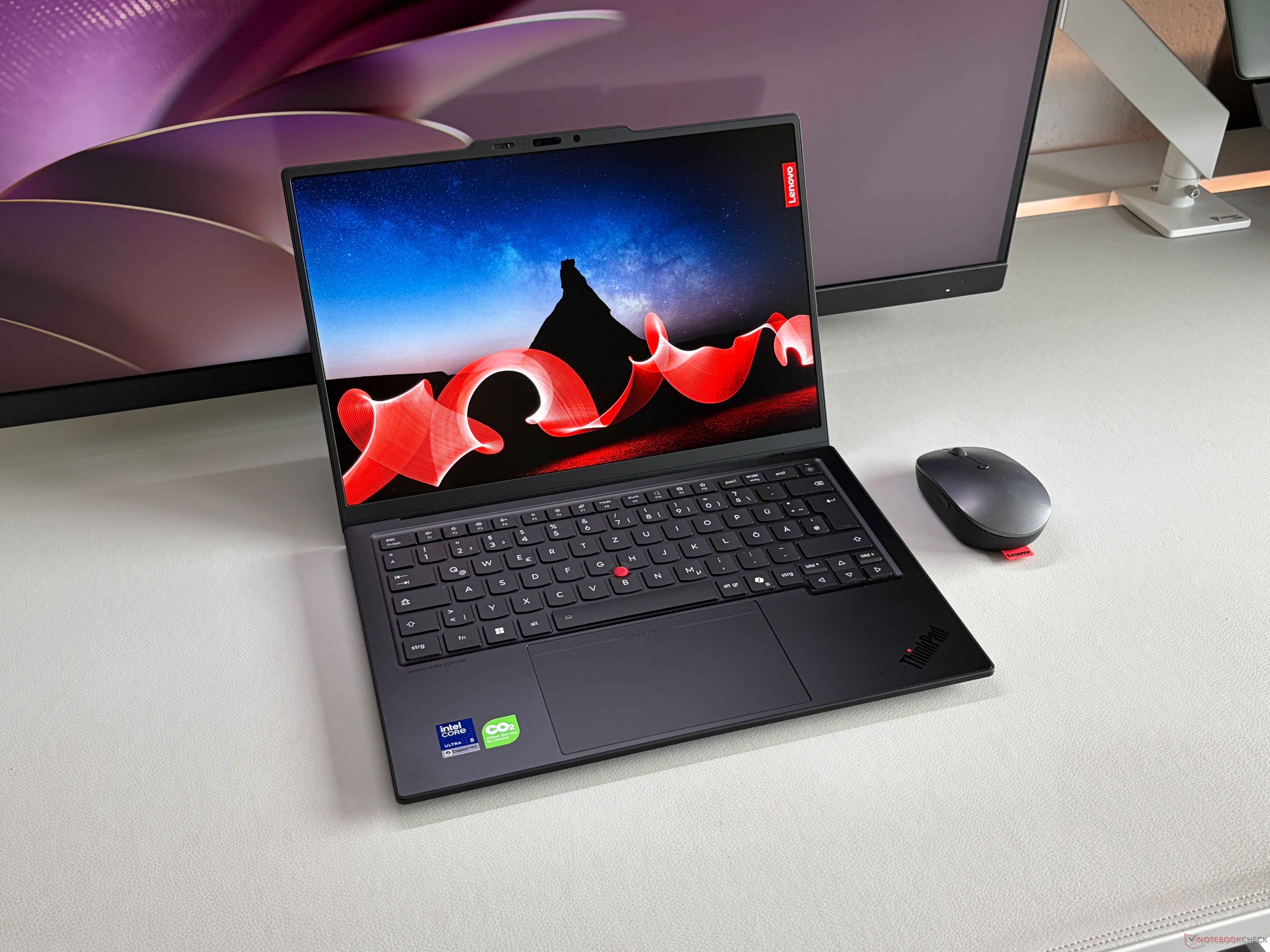 Flagowy laptop biznesowy z prawie 24-godzinną żywotnością baterii – recenzja Lenovo ThinkPad X1 Carbon 14. generacji