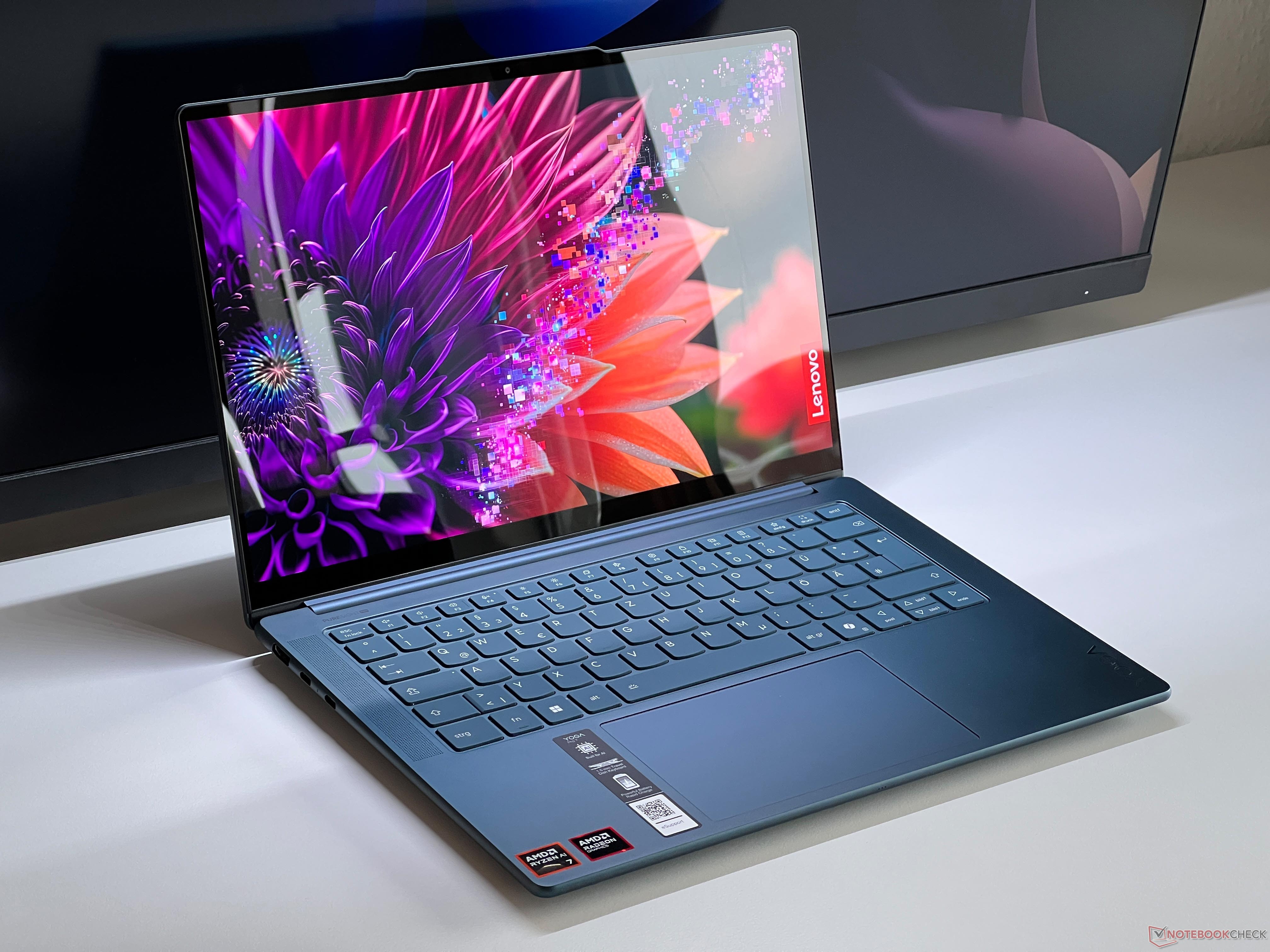 OLED 90 Hz z AdobeRGB - recenzja laptopa Lenovo Yoga Pro 7 14 G10