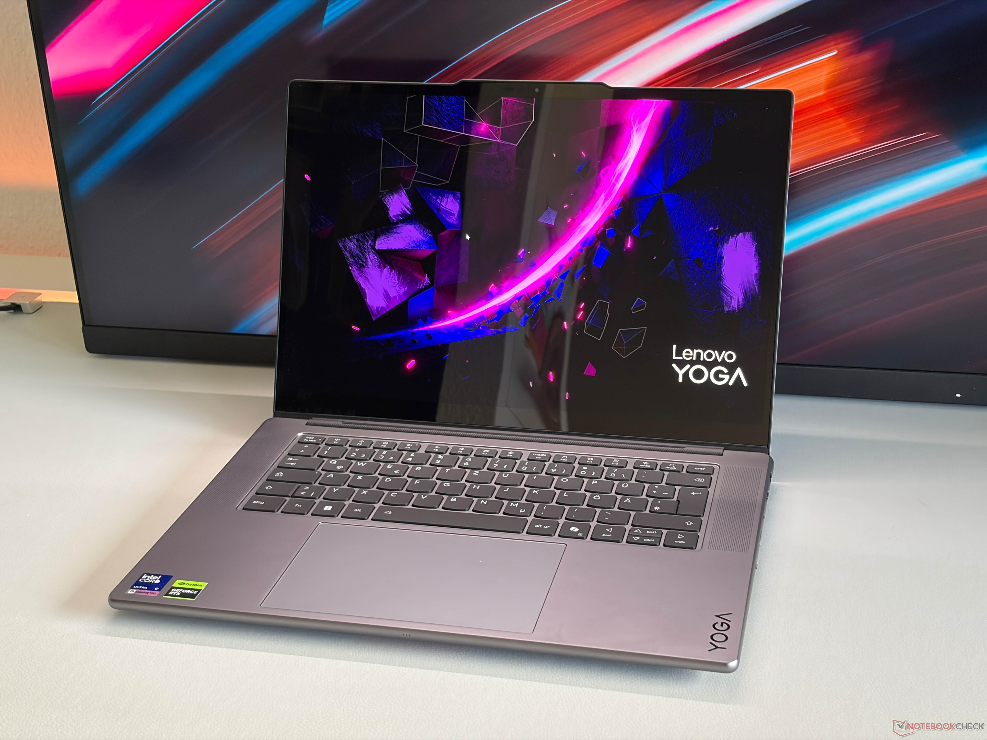 Lenovo Yoga Pro 7i 15 G11 to jeden z pierwszych laptopów multimedialnych z nową kartą graficzną RTX 5070 12 GB