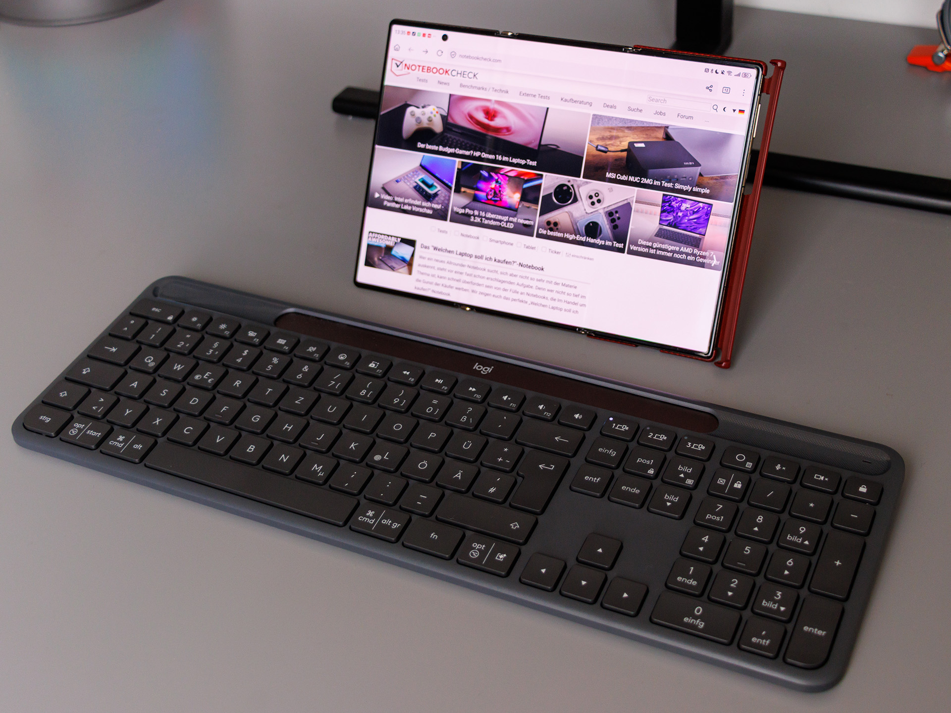 Klawiatura premium z zasilaniem słonecznym - recenzja Logitech Signature Slim Solar+ K980