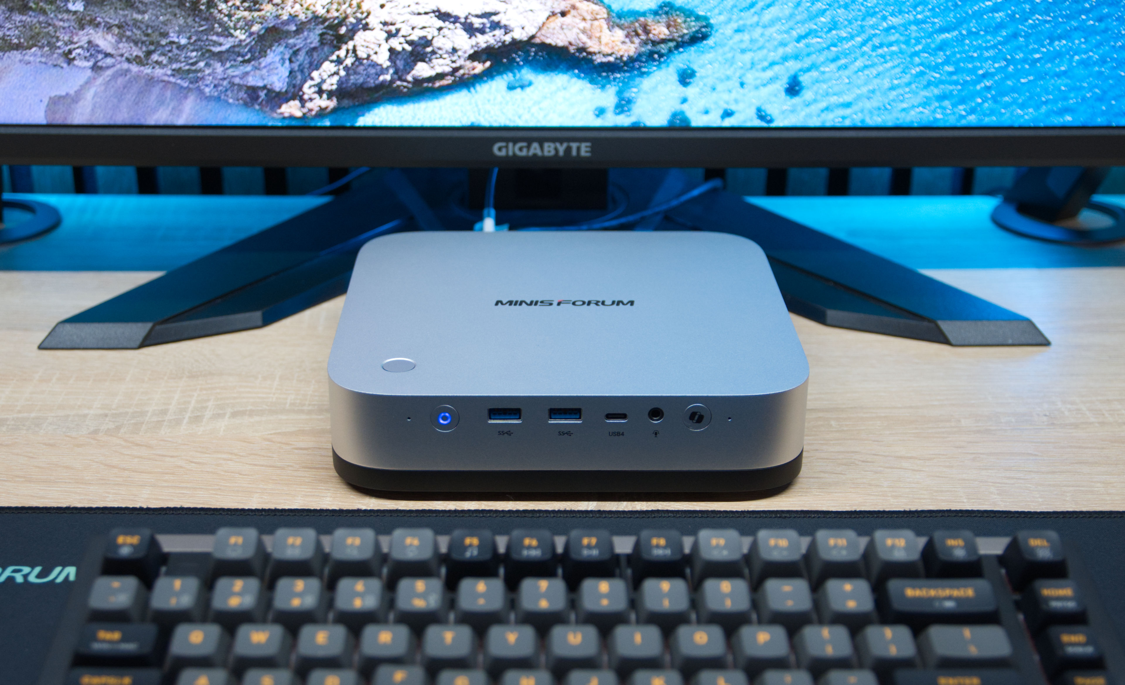 Recenzja Minisforum AI X1 Pro z procesorem Ryzen AI 9 HX 470: Mini-PC do biura, gier i AI z wąskim gardłem RAM?