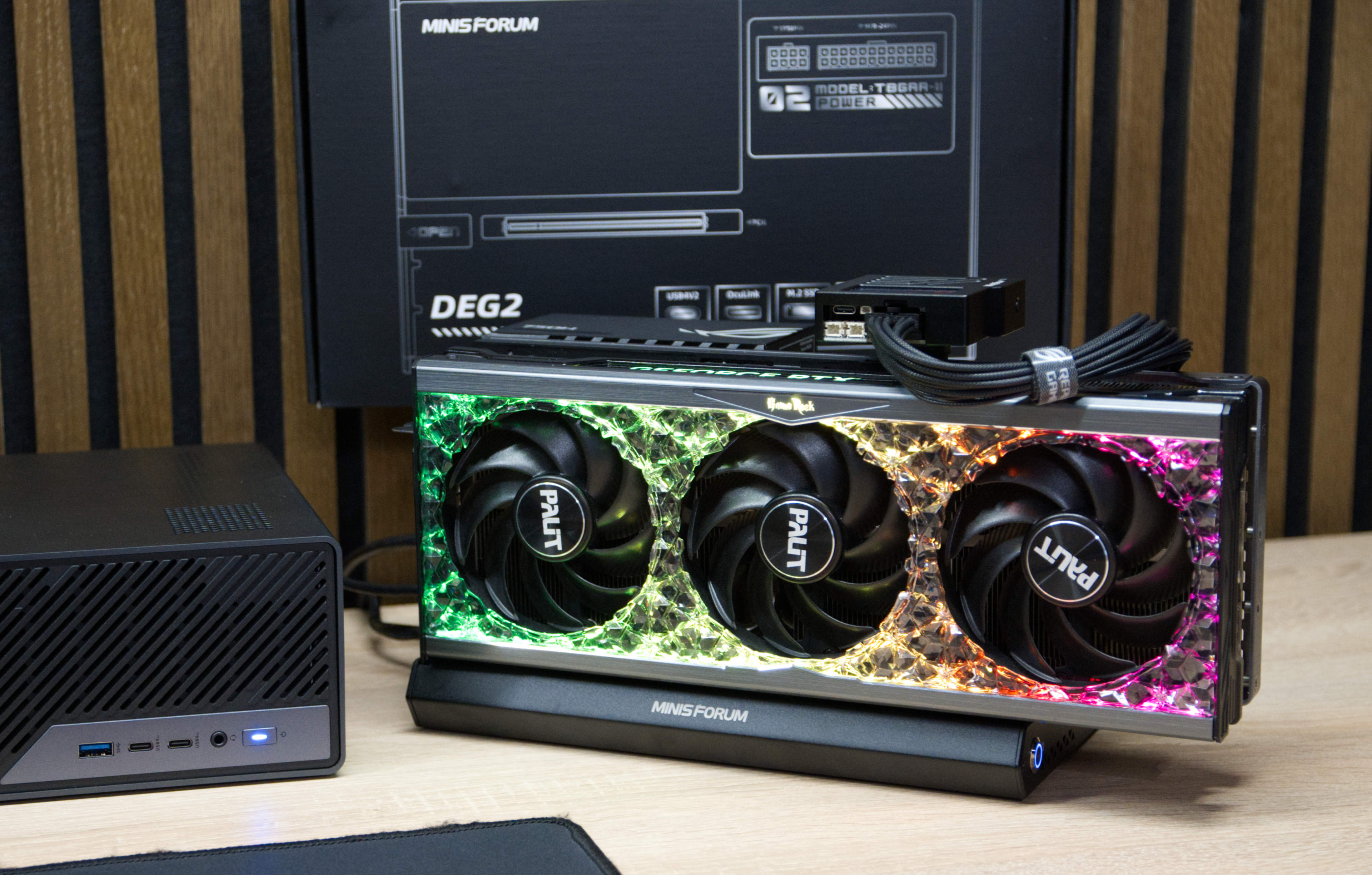 Zewnętrzna karta graficzna do komputera stacjonarnego na mini PC, laptopie lub tablecie? Minisforum DEG2 to umożliwia