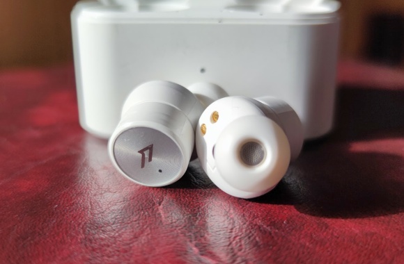 1MORE_PistonBuds_Pro_TWS_hands_on_review_by_Notebookcheck.jpg