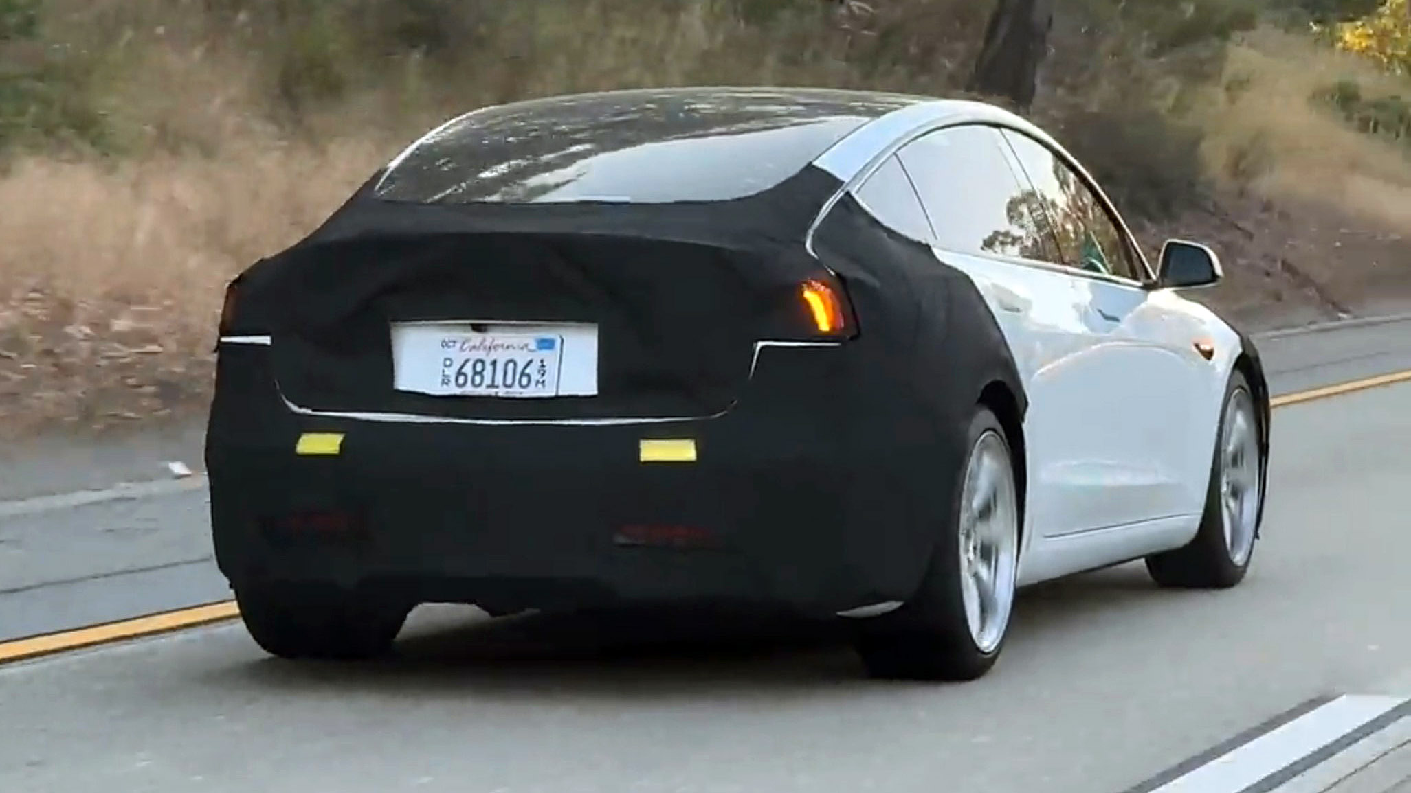 First photo of the Tesla Model 3 Highland project - GREEN DRIVE NEWS