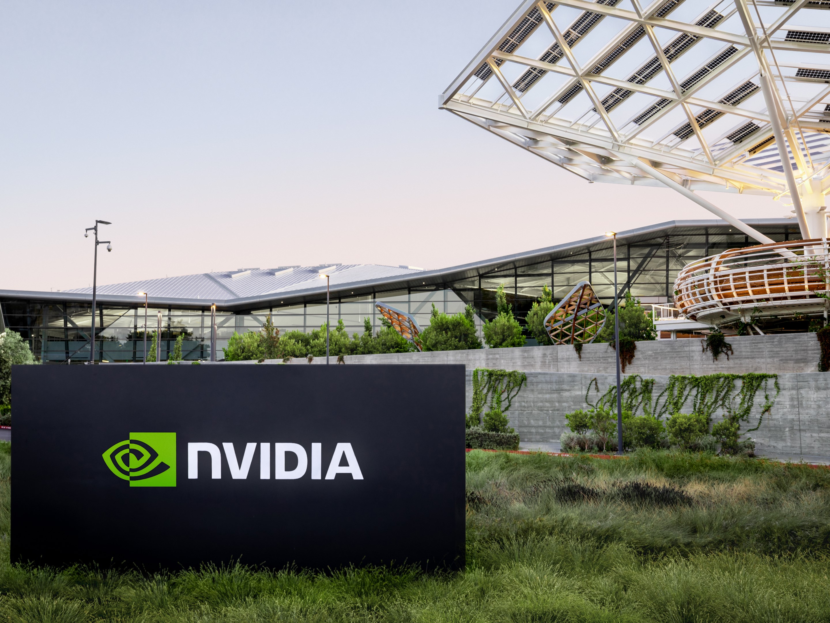 Nvidia dostarczy 18 000 procesorów graficznych AI na potrzeby saudyjskiego projektu AI o wartości 10 mld USD