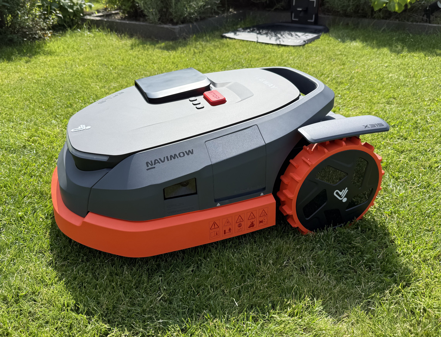 Obiecuje idealne koszenie krawędzi: Recenzja zrobotyzowanej kosiarki Segway Navimow X3