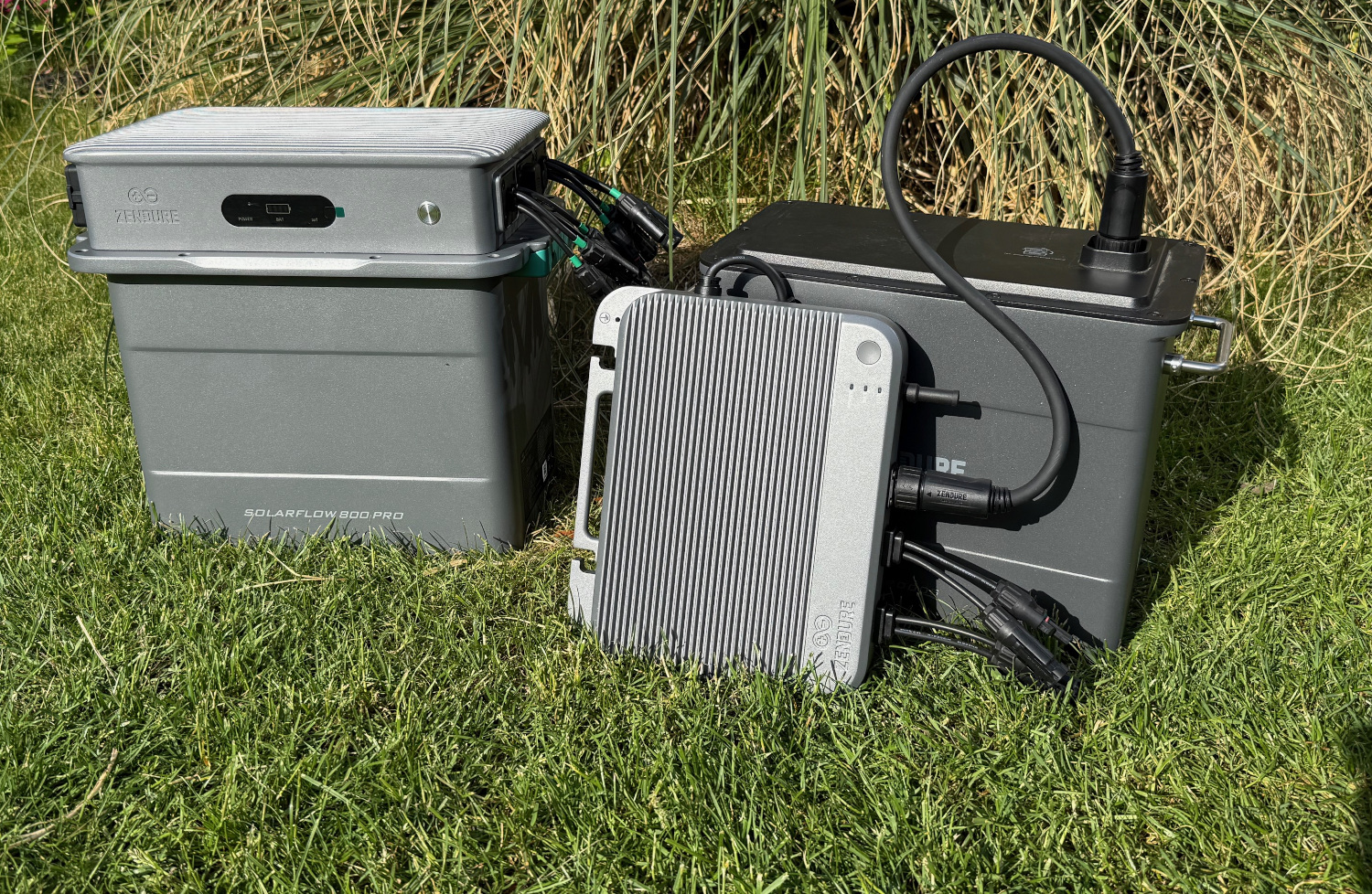 System elektrowni balkonowej o mocy do 11,5 kWh i AI: recenzja i porównanie Zendure SolarFlow 800 (Pro)