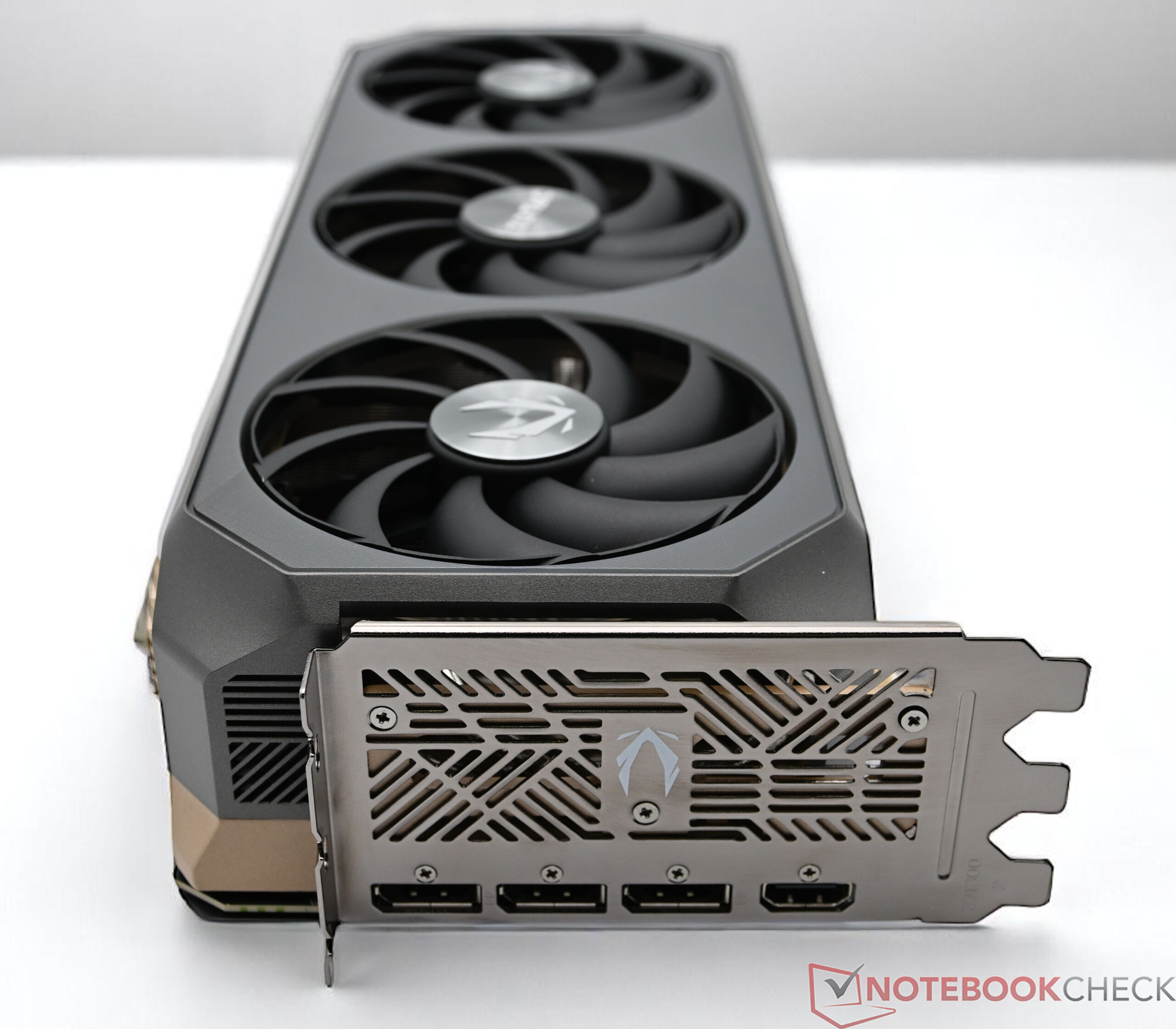 RTX 5070 Ti Super wyciekł z zauważalnym wzrostem pamięci VRAM