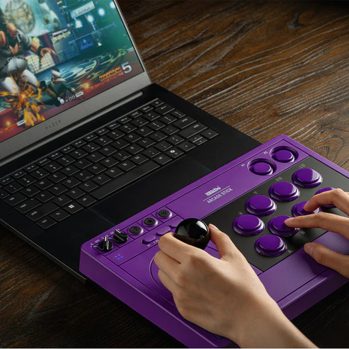 Kontroler 8BitDo Arcade Stick jest kompatybilny z komputerami z systemem Windows.