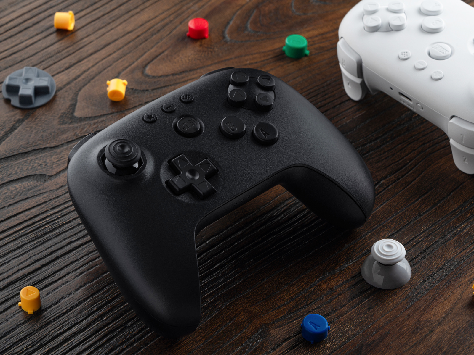 8BitDo wypuszcza nowe akcesoria, które wzbogacą popularne kontrolery bezprzewodowe Bluetooth za mniej niż 5 USD
