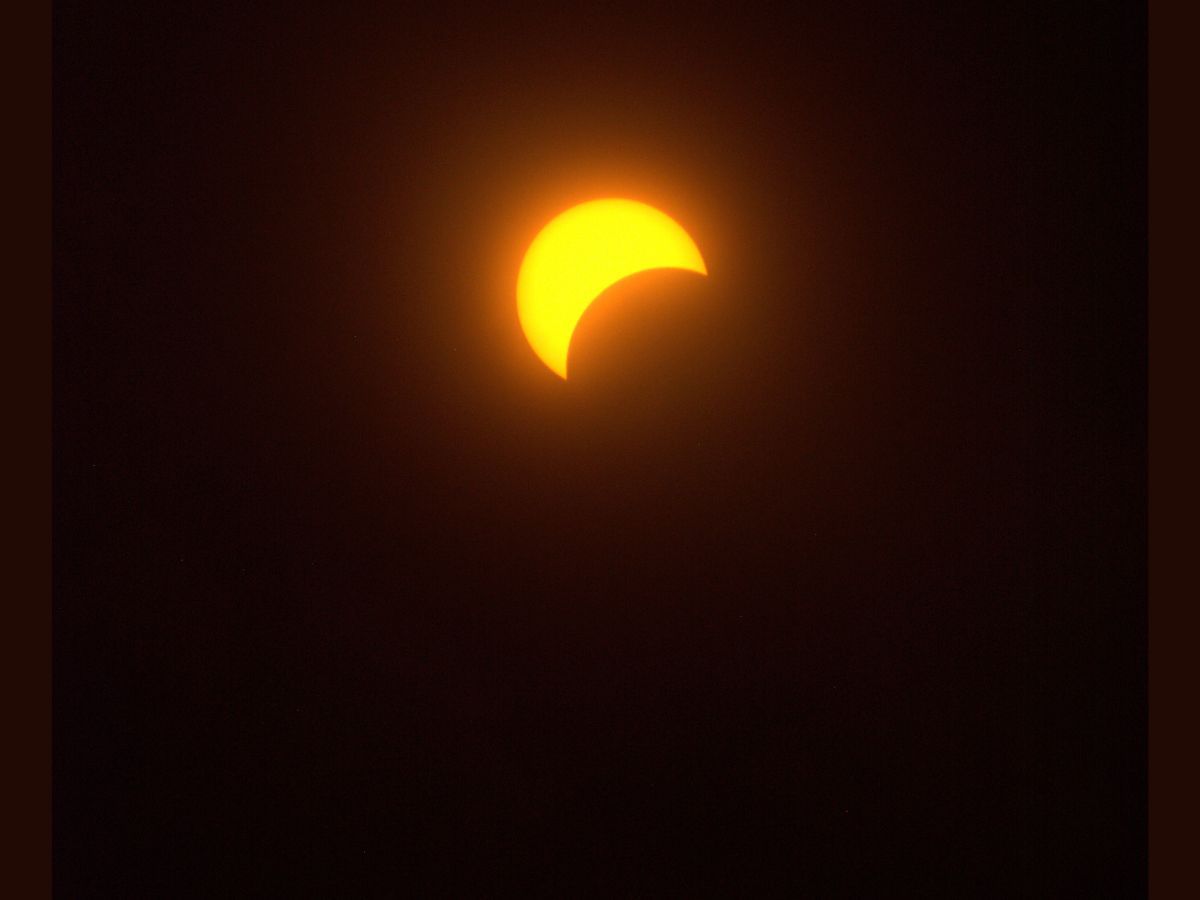 Jak wolontariusze stworzyli pierwszy skalibrowany zestaw danych zaćmienia w świetle białym z 58 837 zdjęć