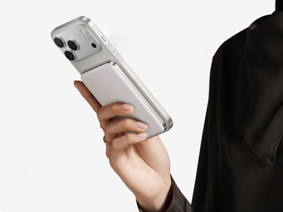 Odświeżony, cienki magnetyczny power bank Anker z obsługą szybkiego ładowania 30 W