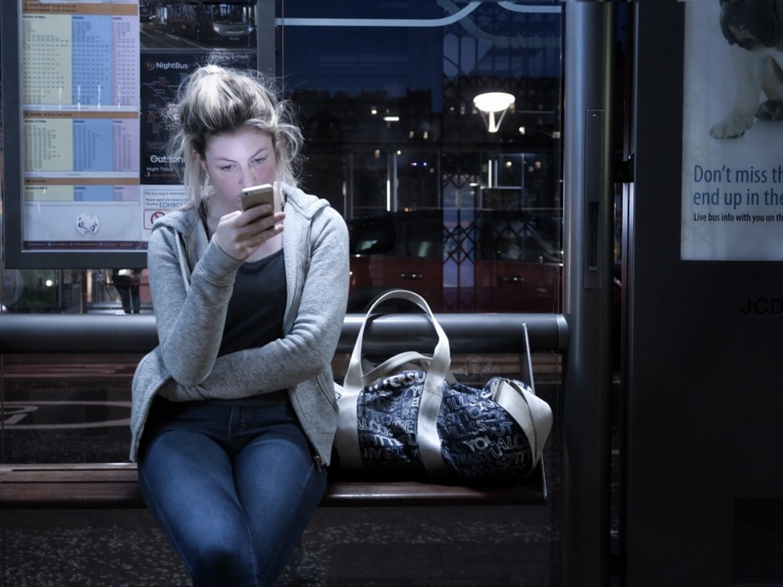 "Czy pan nie żyje?" - Ponura, ale kluczowa aplikacja wspina się na szczyt chińskiej listy przebojów iOS