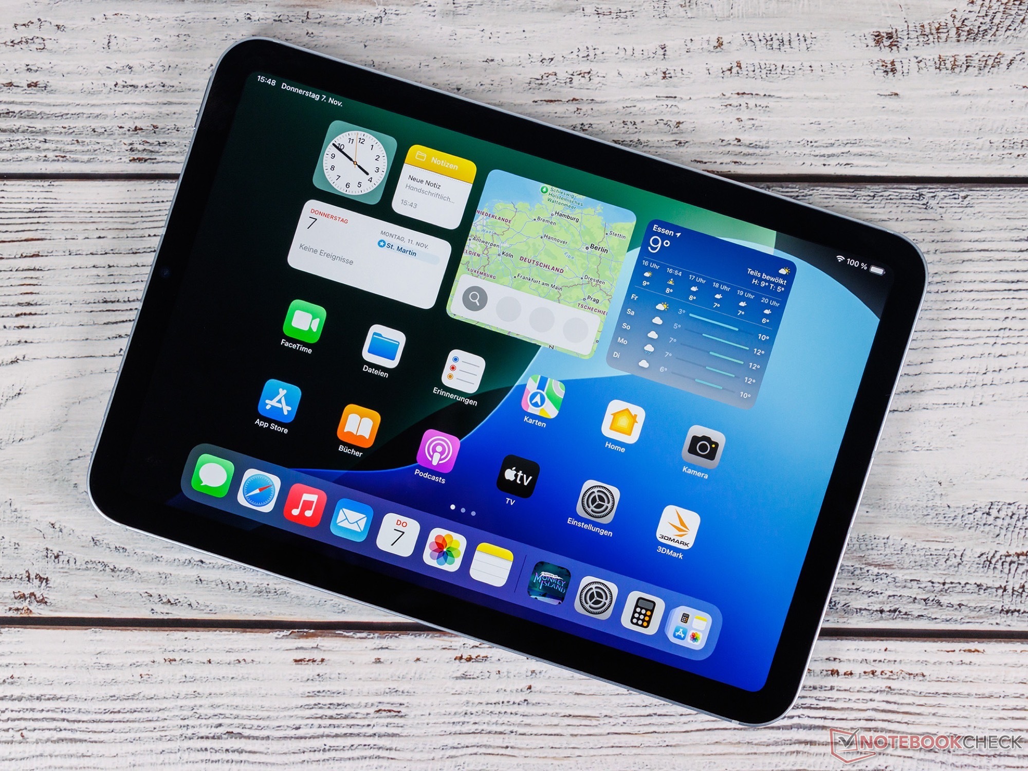 Według doniesień iPad mini firmy Apple z wyświetlaczem OLED ma pojawić się na rynku tej jesieni, a wiosną nastąpi intensywna kampania promocyjna dotycząca iPadów