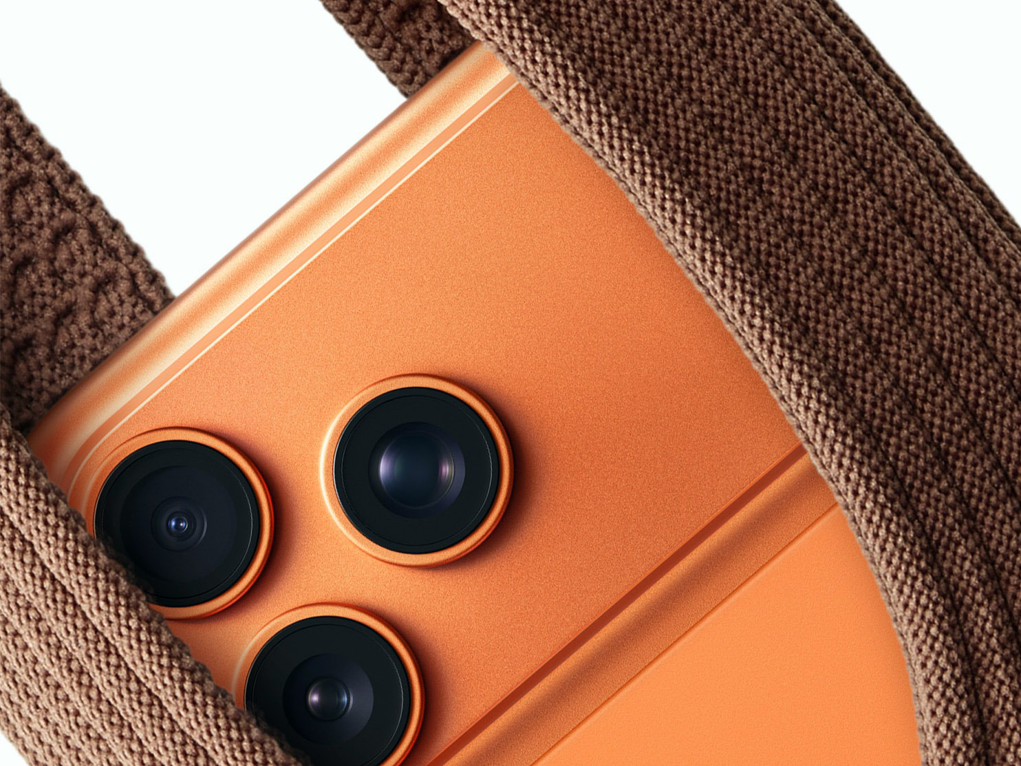 IPhone Pocket to pierwsze od jakiegoś czasu dziwaczne designerskie akcesorium Apple, którego cena jest odpowiednia