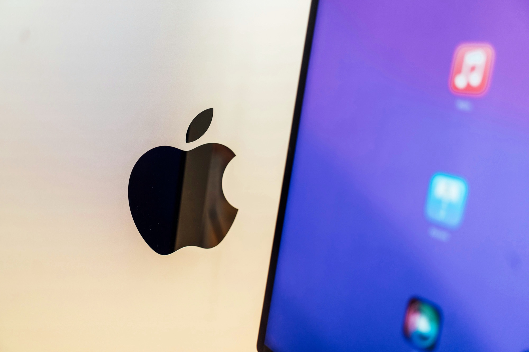 Ogromny wyciek Apple ujawnia ponad 30 produktów, w tym taniego MacBooka i iPhone'a 18 Pro
