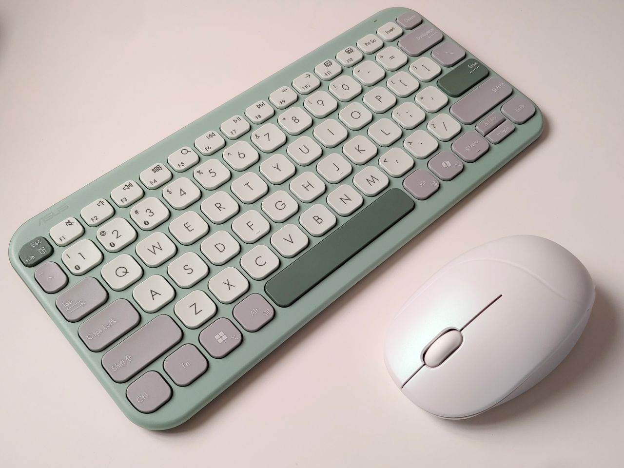 Mysz Asus Fragrance i klawiatura Marshmallow w praktyce: Kojące połączenie dla biur