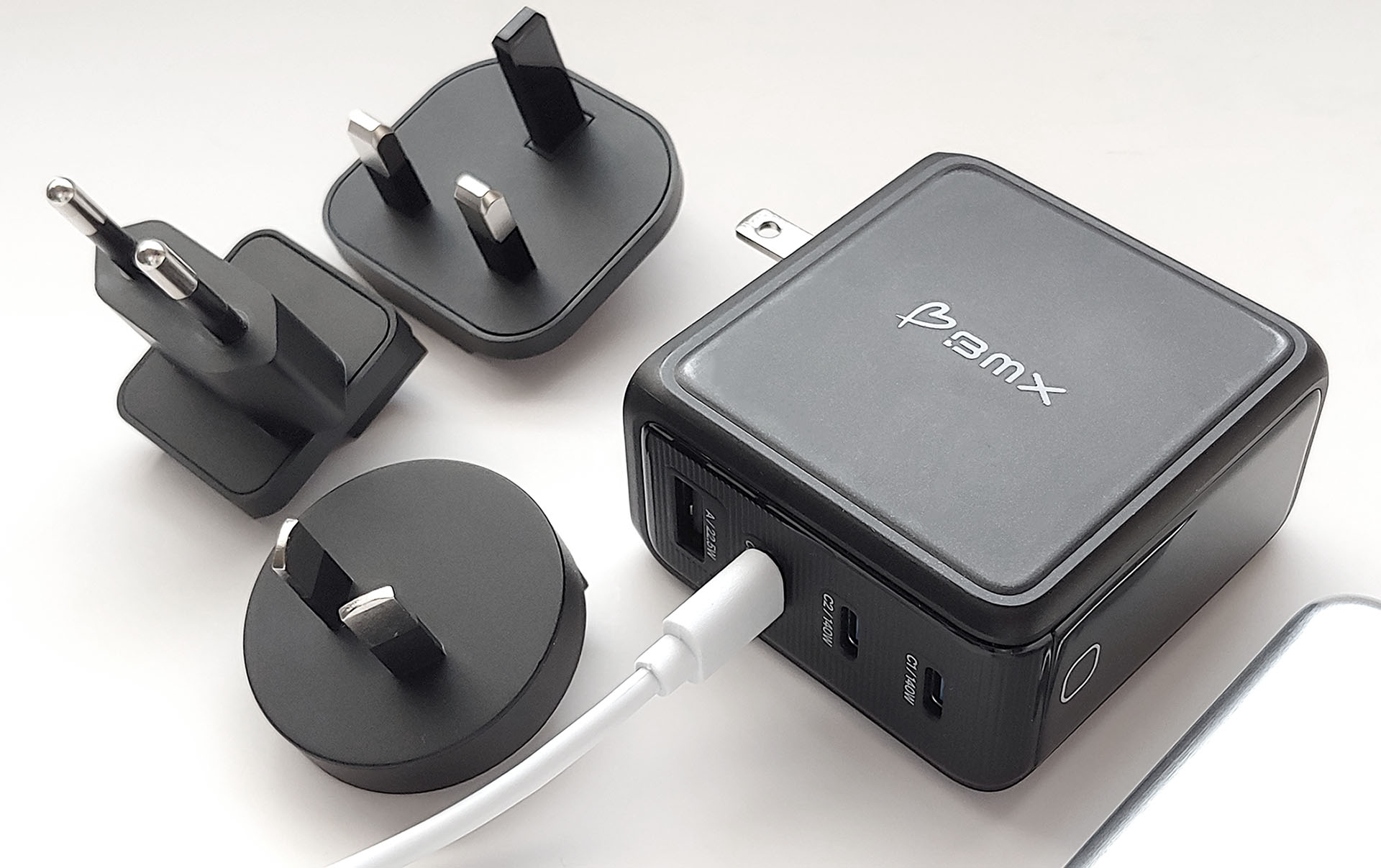Praktyczna recenzja ładowarki BMX GaNSTA 140W: Potężna 4-portowa ładowarka USB