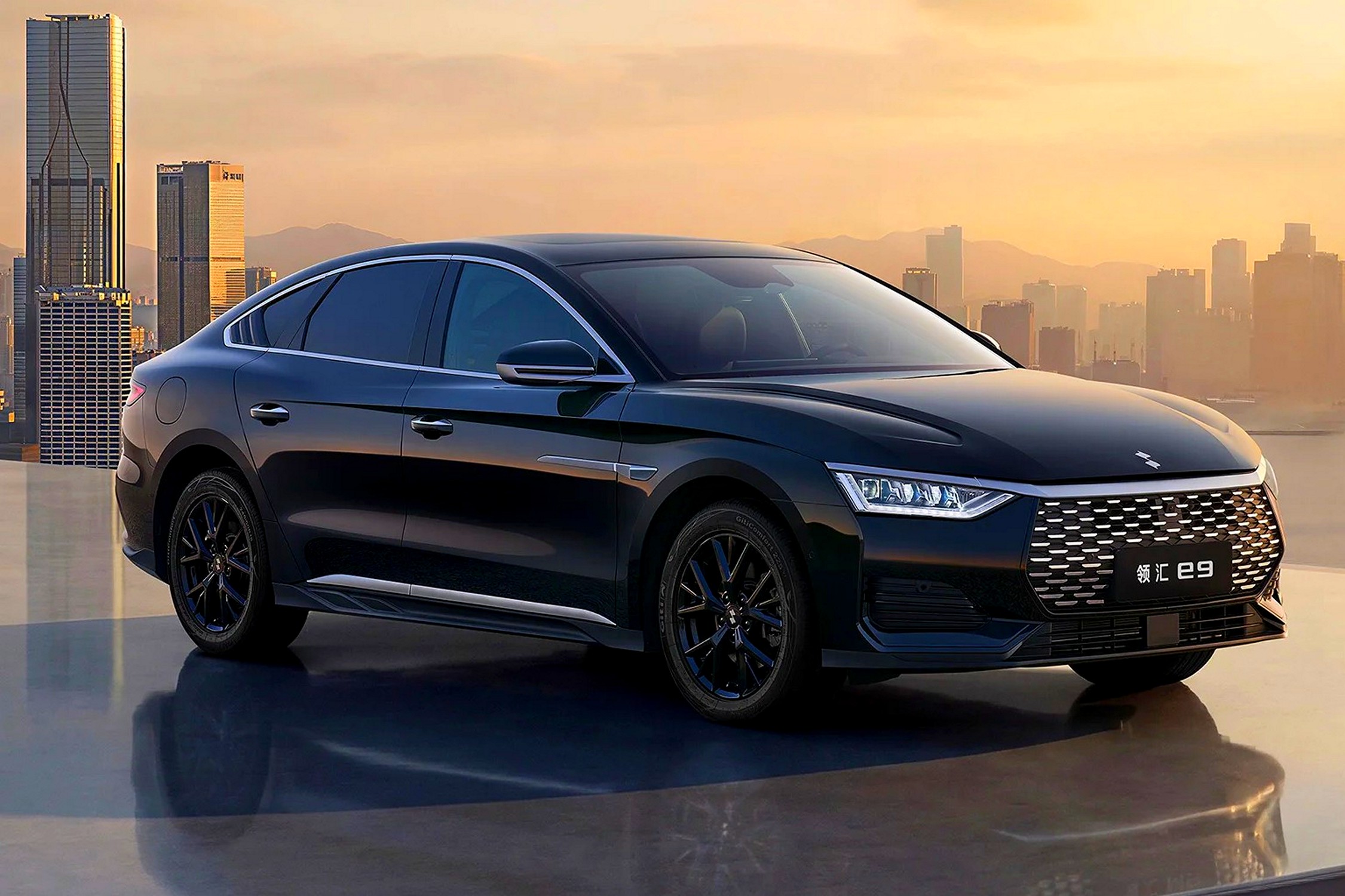 BYD wydziela jednostkę elektrycznych taksówek: Linghui rozdaje 2300 dolarów w darmowym ładowaniu