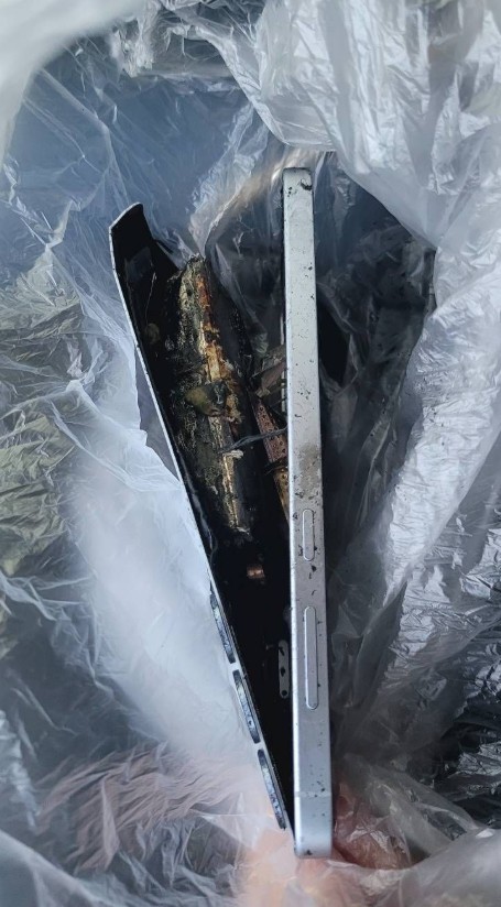 Spalony Samsung Galaxy S25 Plus (źródło zdjęcia: forum społeczności Samsung Chuizan)