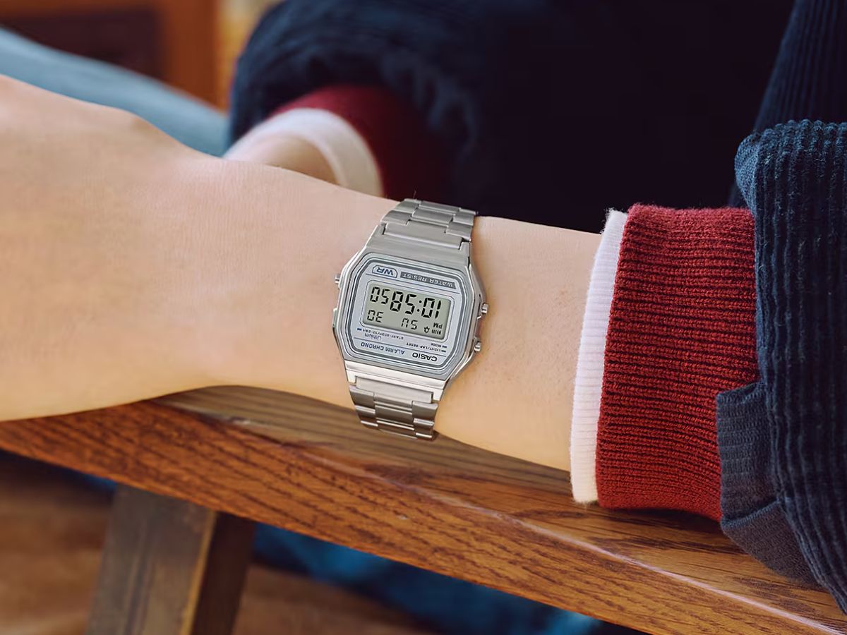 Premiera dwóch nowych niedrogich zegarków Casio A158 z metalowym paskiem