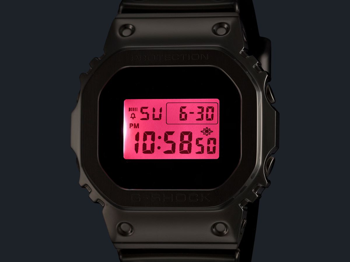 Casio wypuszcza dwa nowe zegarki G-Shock z metalową ramką i czerwonymi wyświetlaczami w większej liczbie krajów