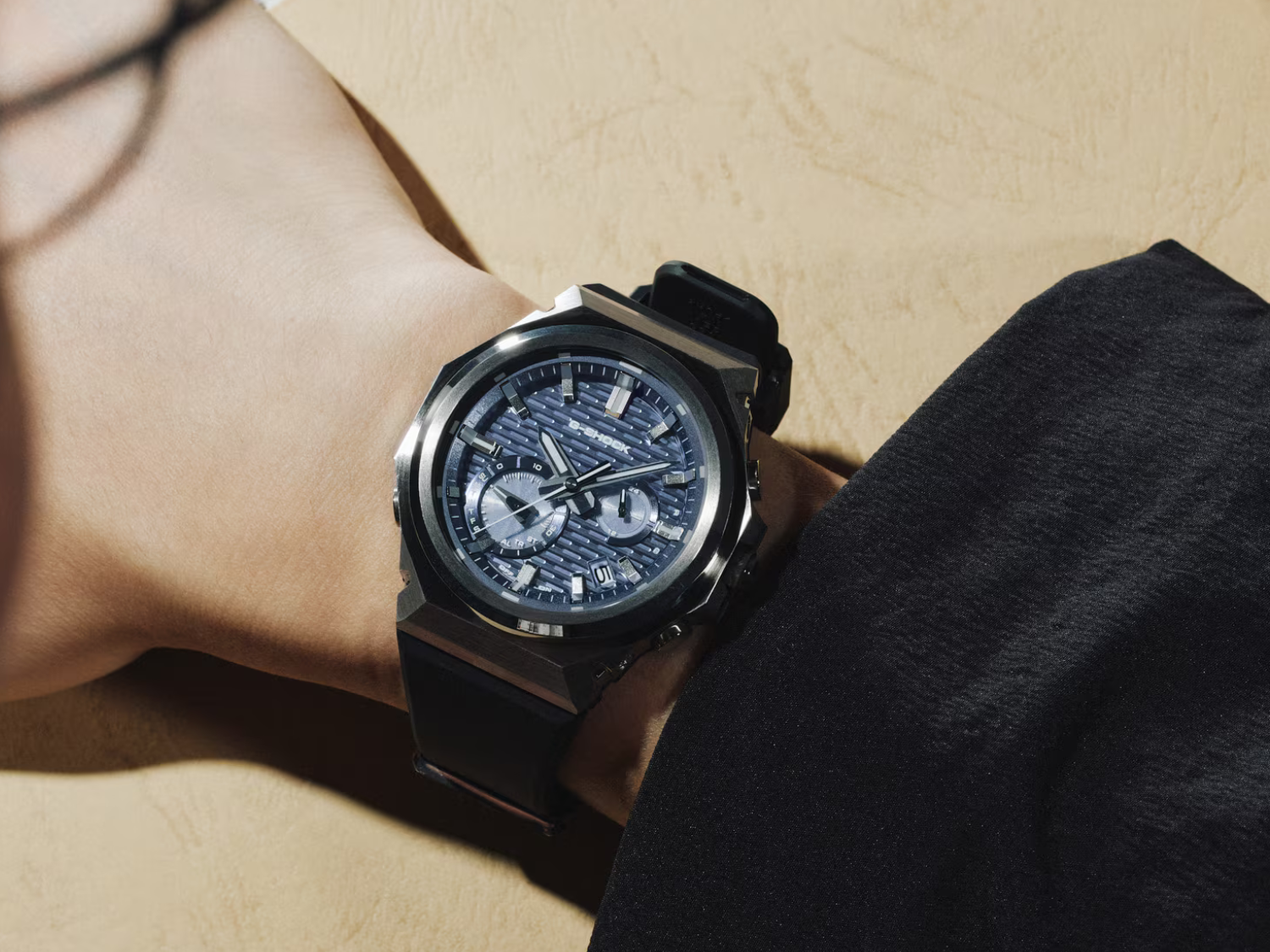 Casio w końcu zaprezentowało w Stanach Zjednoczonych nowe, lżejsze zegarki GST-B1000 z serii G-Steel