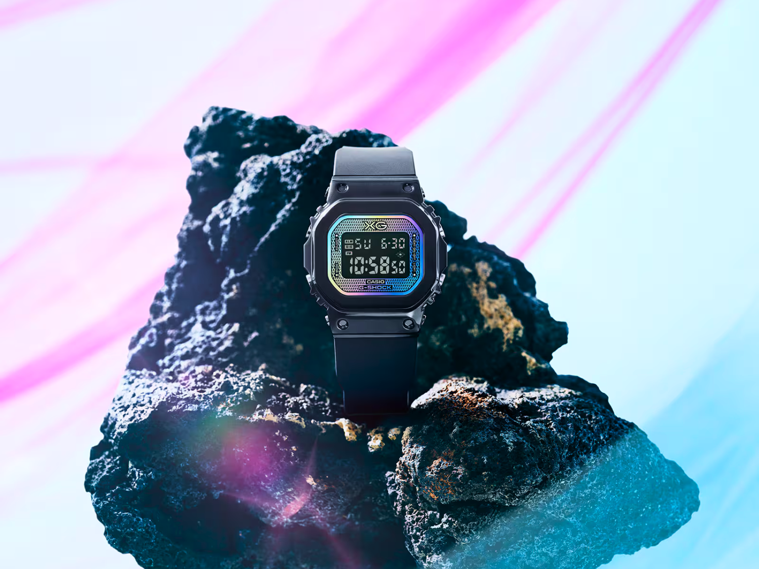 Nowy kompaktowy zegarek Casio G-Shock z technologią naparowywania tęczowego zapowiedziany do wprowadzenia na rynek