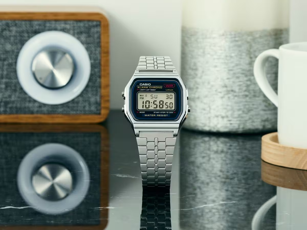 Nowy zegarek Casio z regulowanym metalowym paskiem już wkrótce