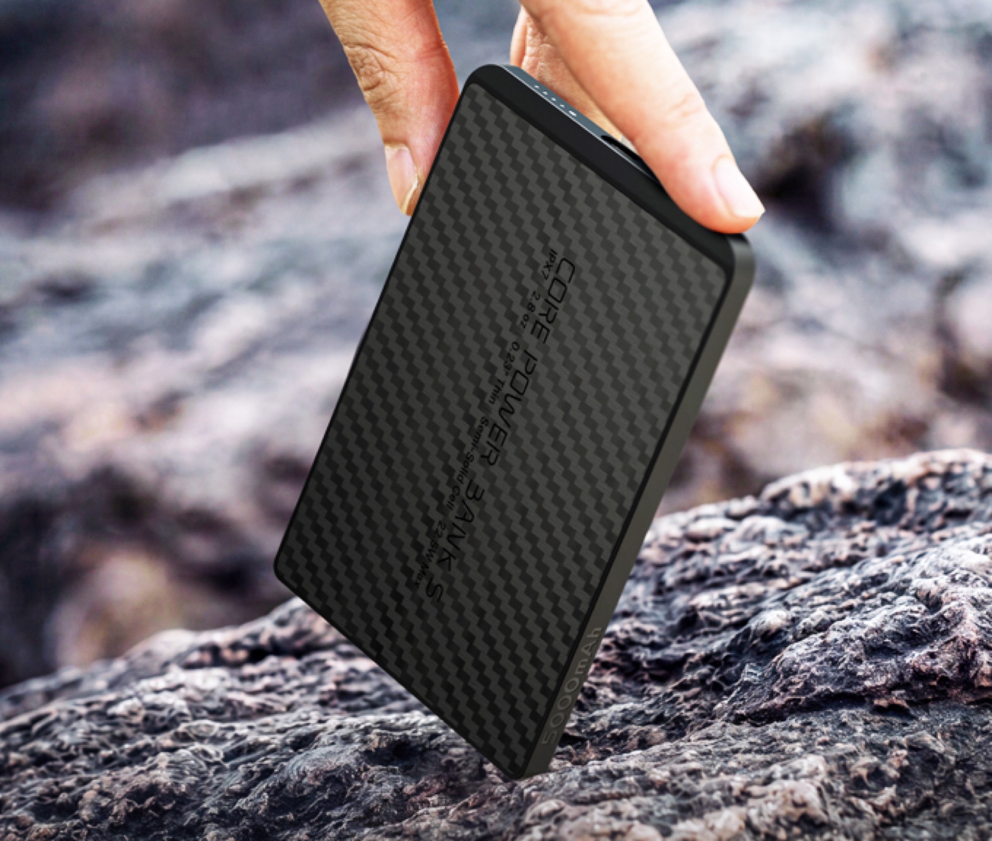 Wodoodporny power bank z włókna węglowego o gramaturze 78 gramów trafia na platformę crowdfundingową