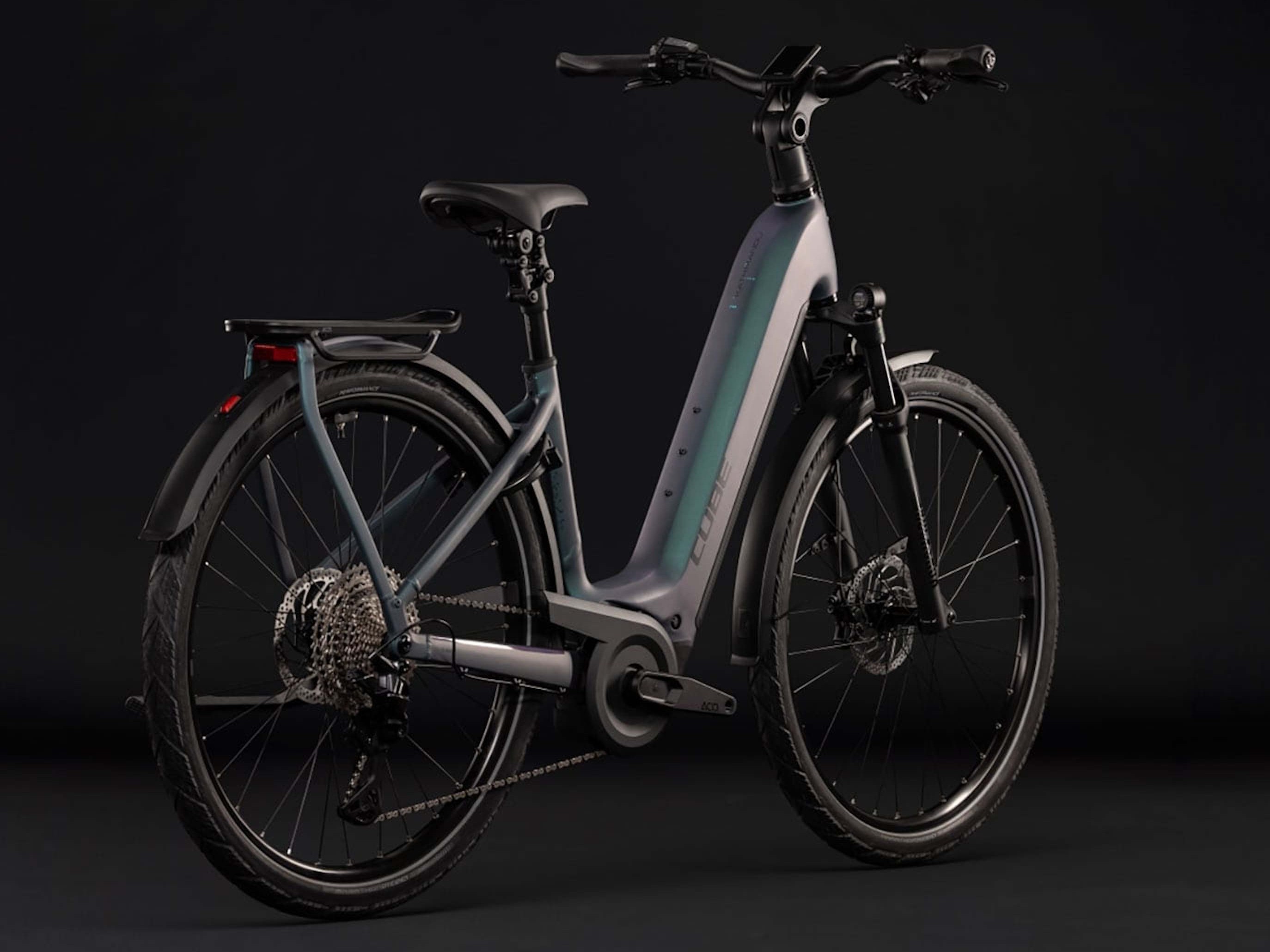 120 Nm, 800 Wh, w pełnym wyposażeniu: nowy rower elektryczny Cube wyposażony jest w silnik Bosch z napędem środkowym