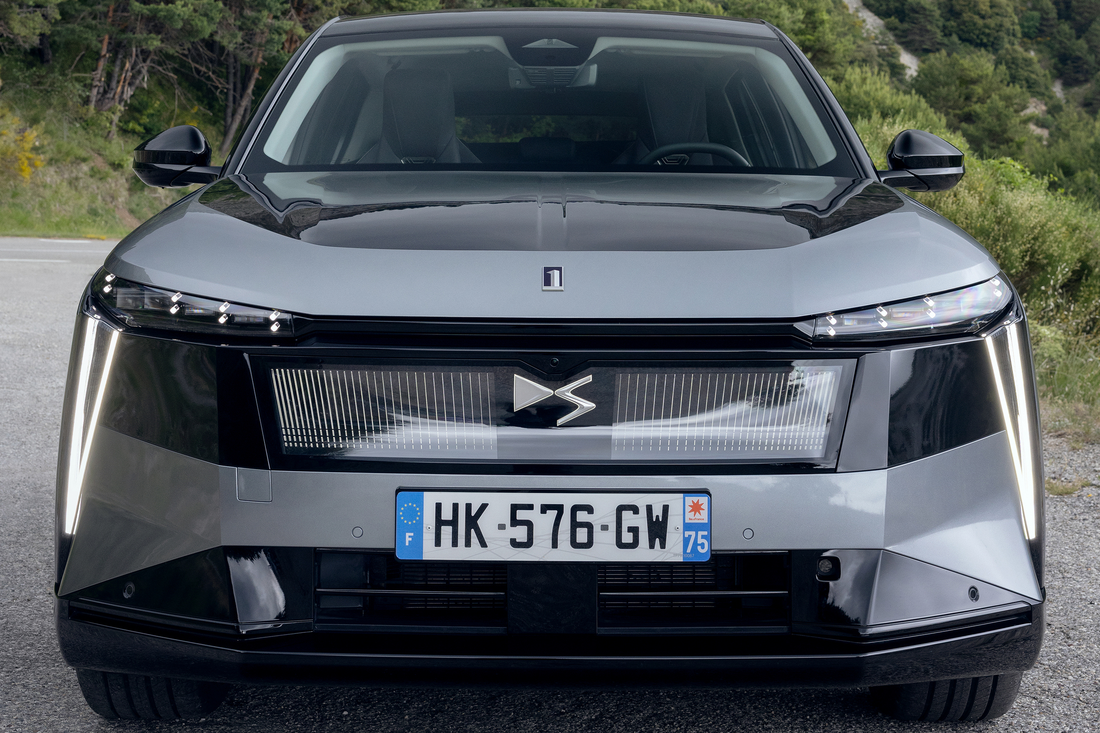 DS No 7 E-Tense: Premiera nowego samochodu elektrycznego klasy premium o zasięgu 460 mil